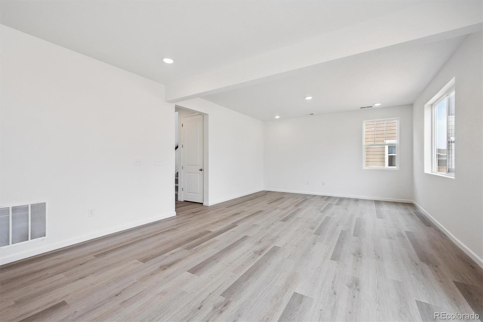 MLS Image #9 for 45921  wood thrush avenue,bennett, Colorado