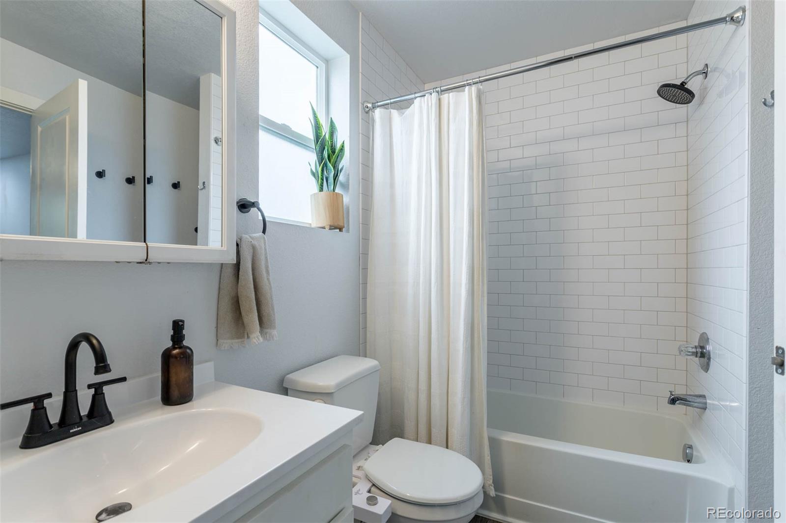 MLS Image #18 for 2829 w 53rd avenue,denver, Colorado
