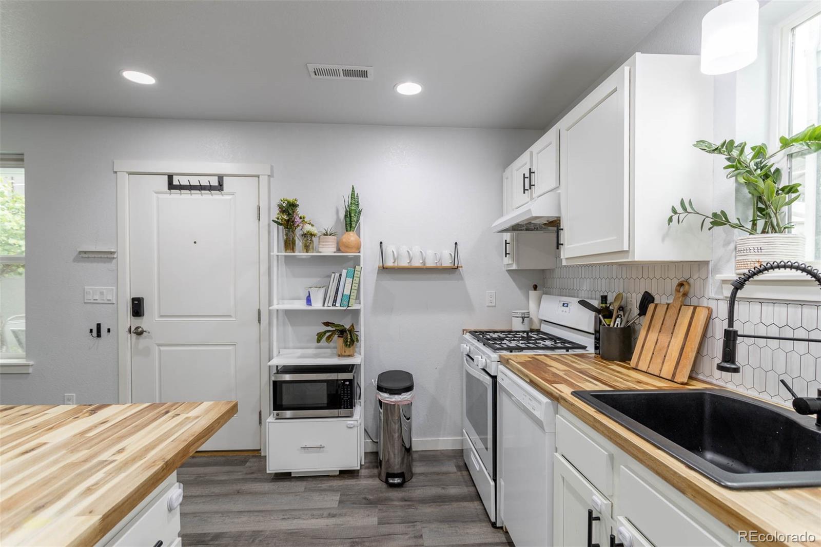 MLS Image #9 for 2829 w 53rd avenue,denver, Colorado