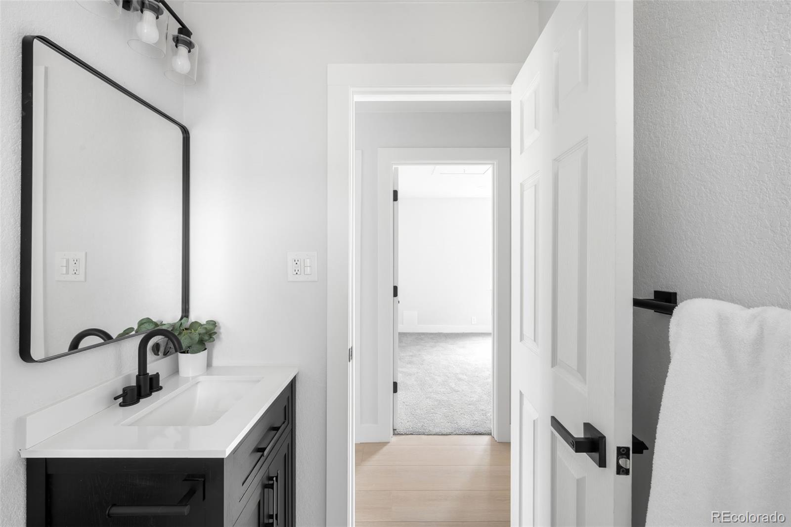 MLS Image #11 for 3065 s eudora street,denver, Colorado