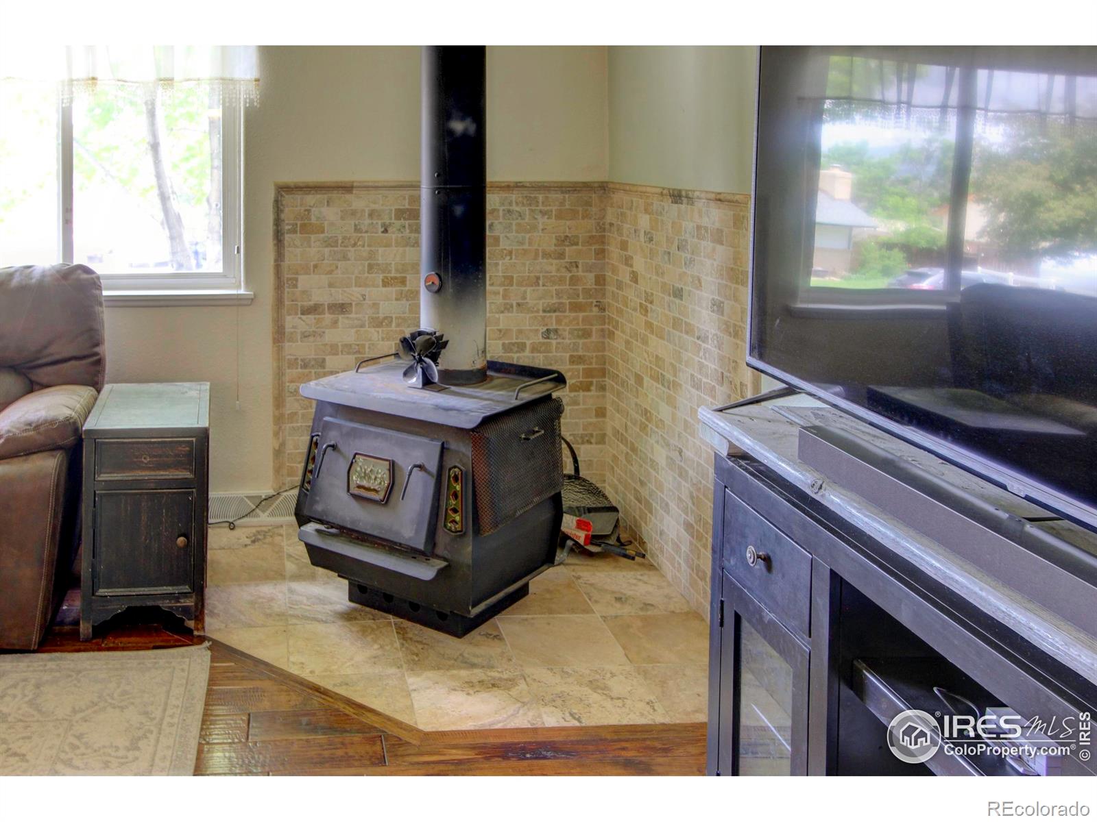 MLS Image #3 for 204  35th street,loveland, Colorado
