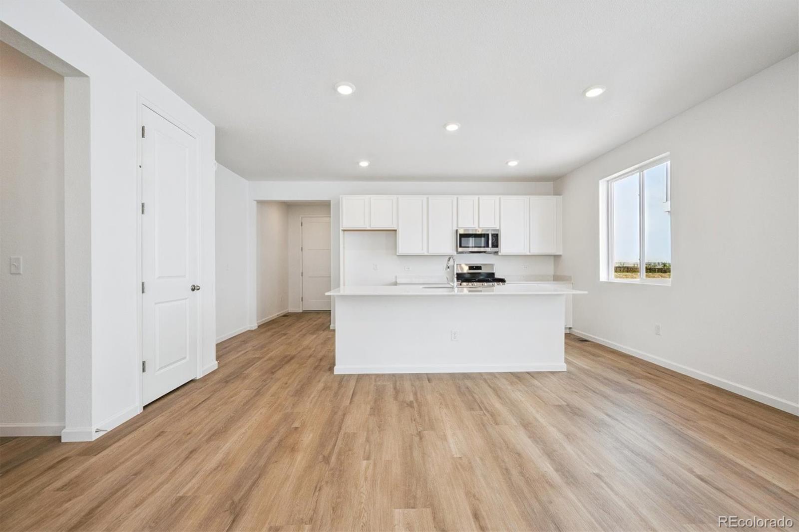 MLS Image #10 for 45933  wood thrush avenue,bennett, Colorado