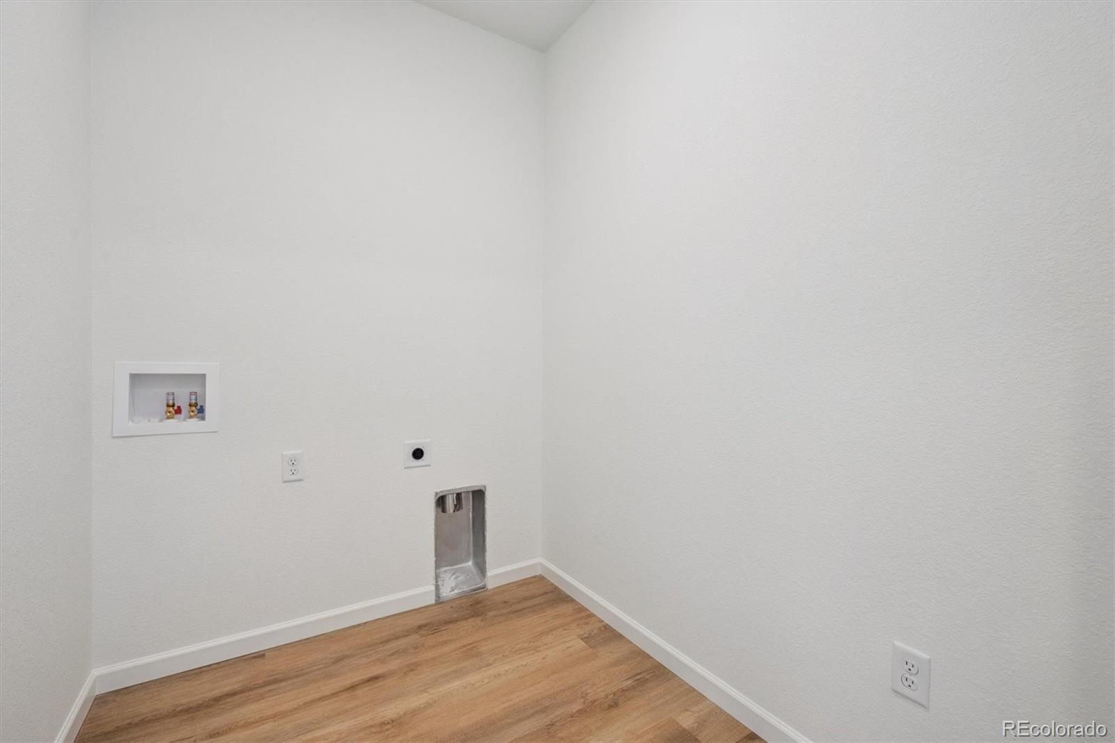 MLS Image #5 for 45933  wood thrush avenue,bennett, Colorado