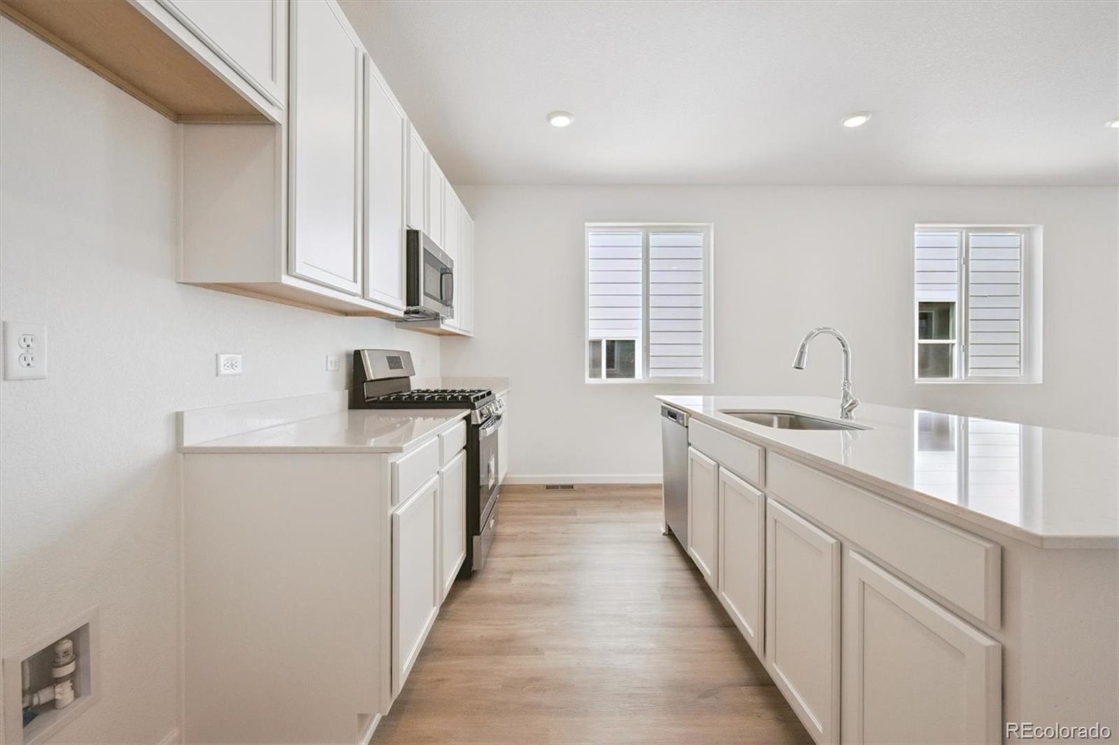 MLS Image #7 for 45933  wood thrush avenue,bennett, Colorado