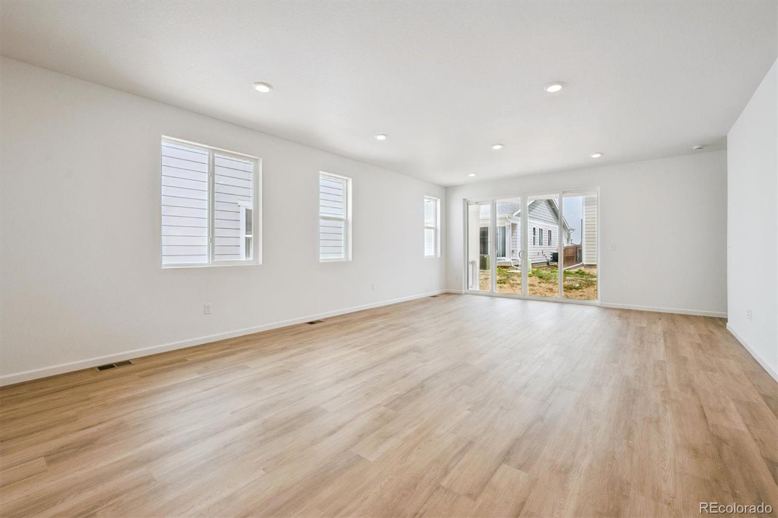 MLS Image #8 for 45933  wood thrush avenue,bennett, Colorado