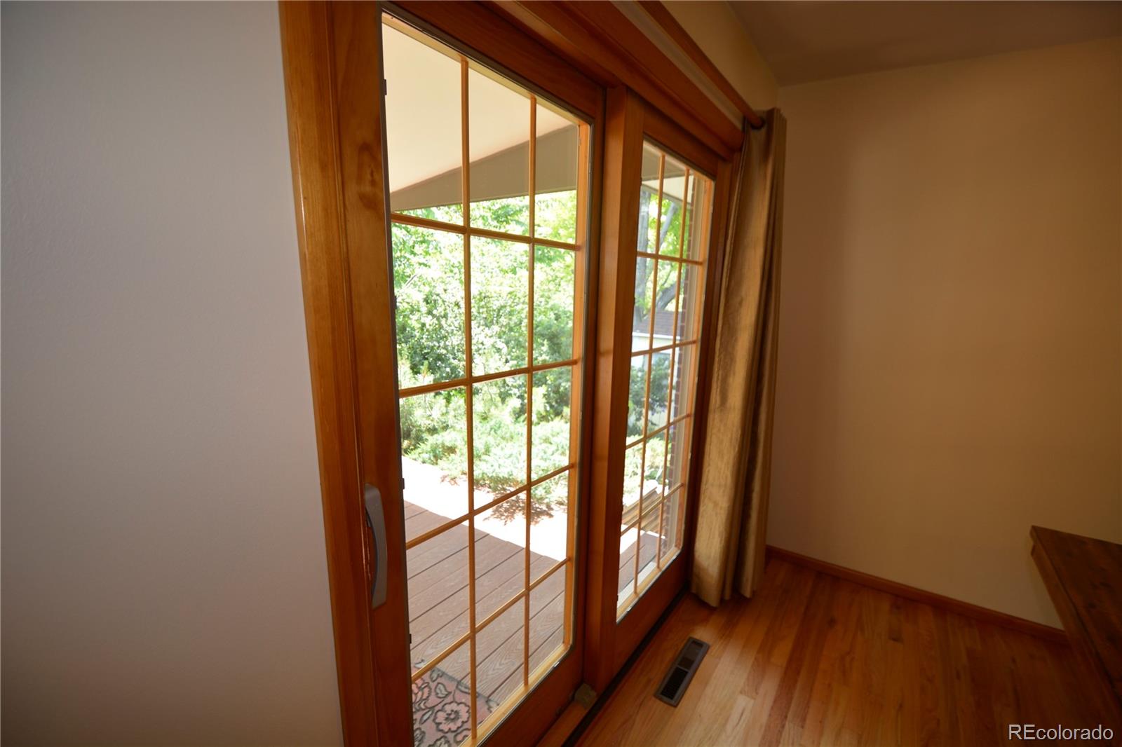 MLS Image #10 for 8292 e lehigh drive,denver, Colorado