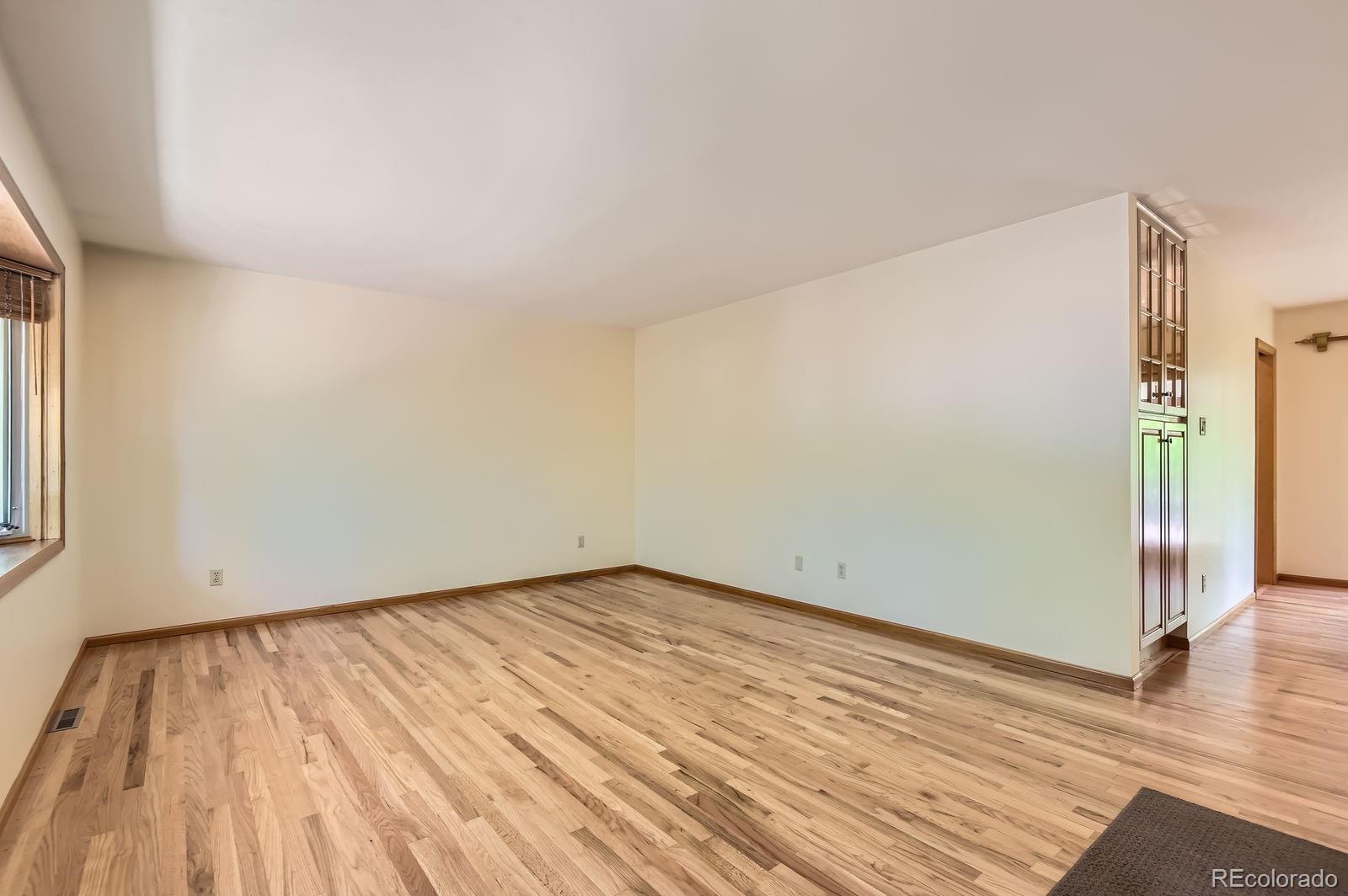 MLS Image #5 for 8292 e lehigh drive,denver, Colorado