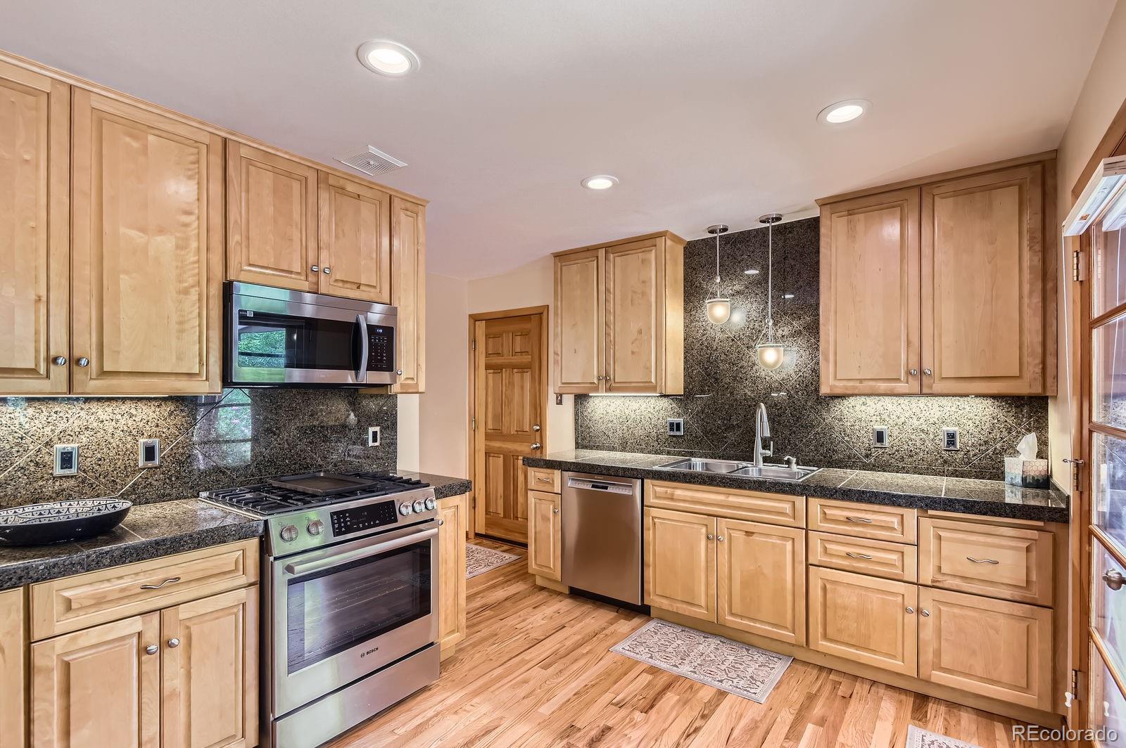 MLS Image #6 for 8292 e lehigh drive,denver, Colorado