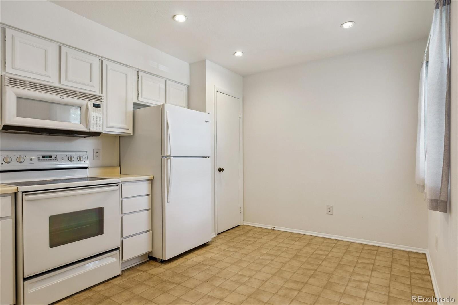 MLS Image #9 for 7275 s gaylord street,littleton, Colorado