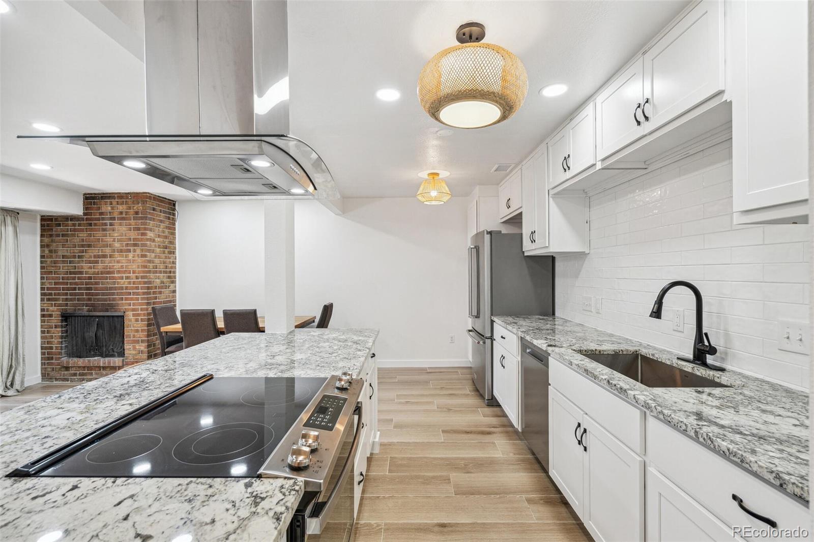 MLS Image #14 for 7995 e mississippi avenue,denver, Colorado