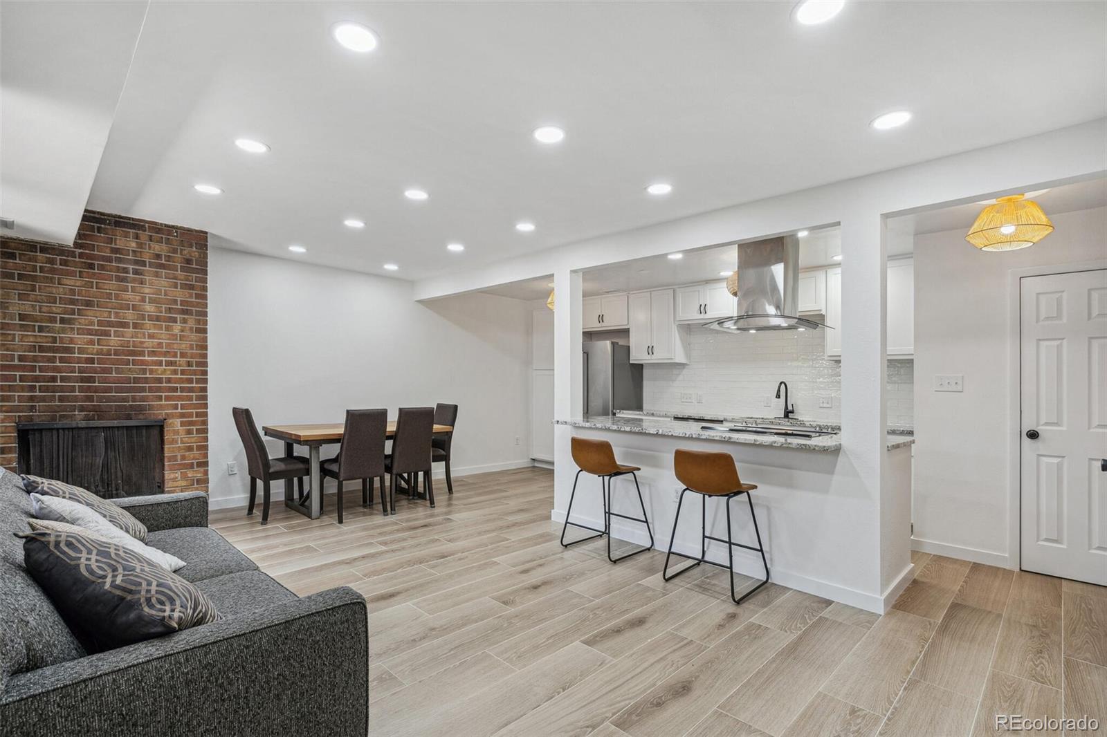 MLS Image #3 for 7995 e mississippi avenue,denver, Colorado