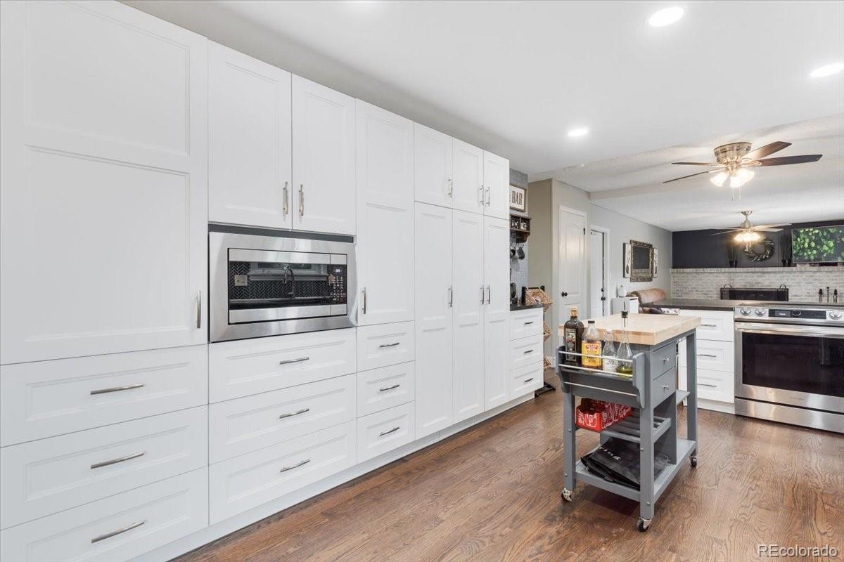 MLS Image #11 for 915  mercury circle,littleton, Colorado