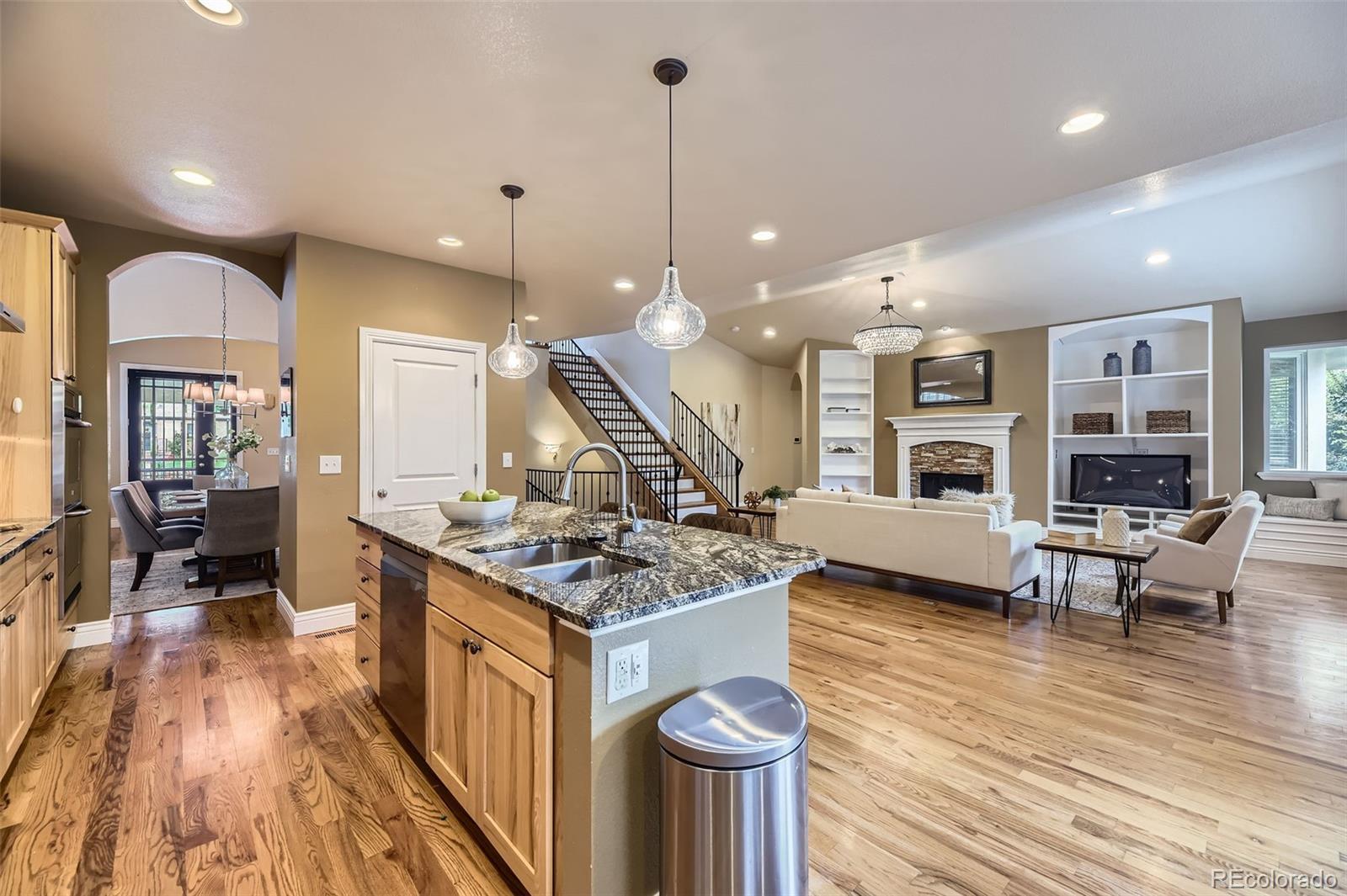 MLS Image #16 for 940  kearney street,denver, Colorado
