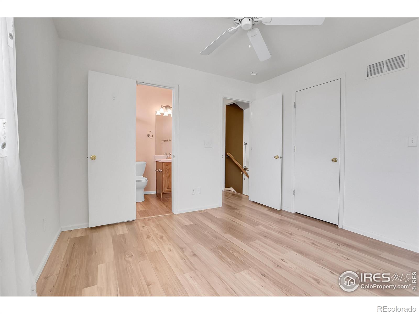 MLS Image #11 for 20764 e 47th avenue,denver, Colorado