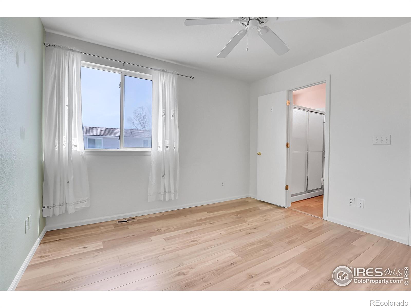 MLS Image #18 for 20764 e 47th avenue,denver, Colorado