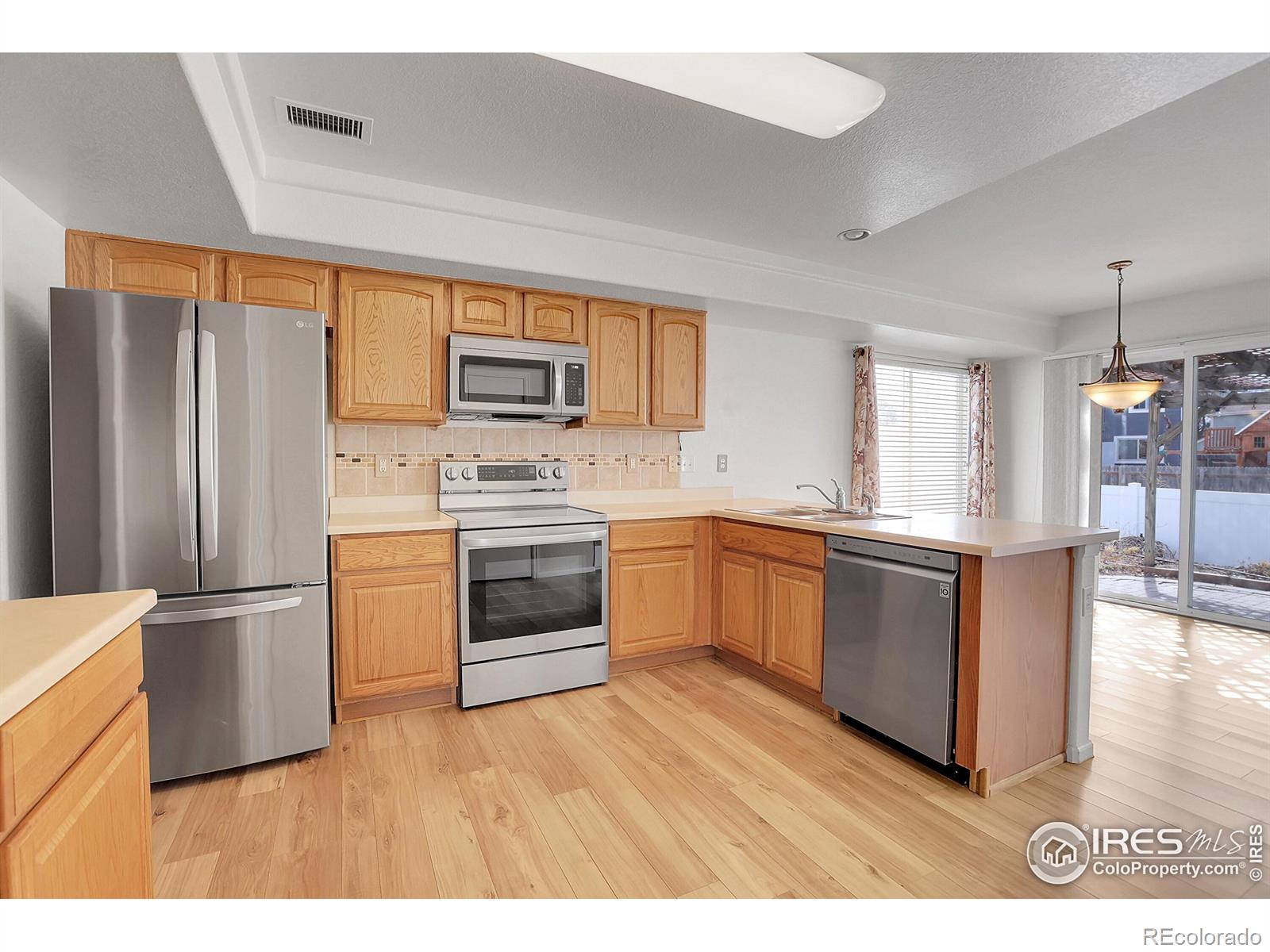 MLS Image #4 for 20764 e 47th avenue,denver, Colorado