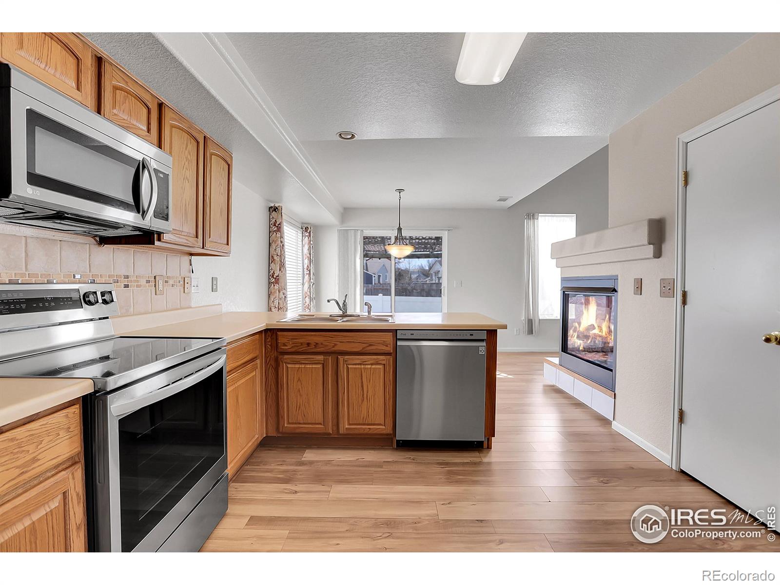 MLS Image #6 for 20764 e 47th avenue,denver, Colorado