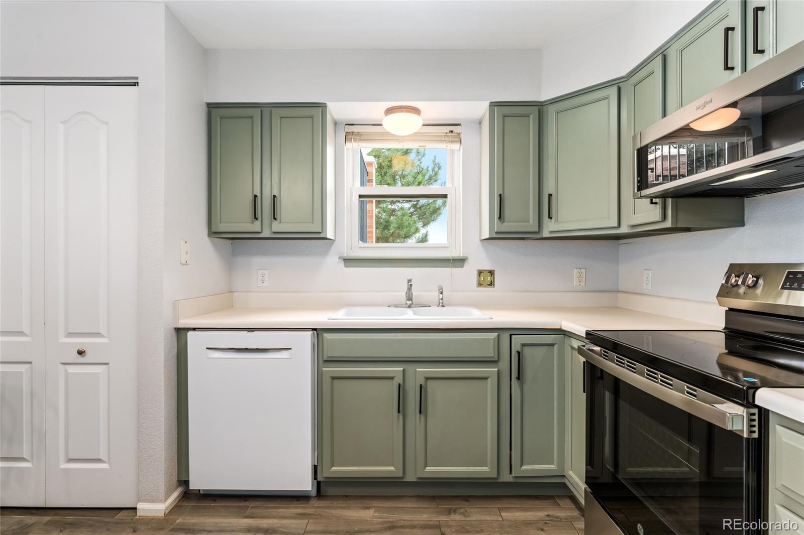 MLS Image #9 for 1670 s deframe street,lakewood, Colorado