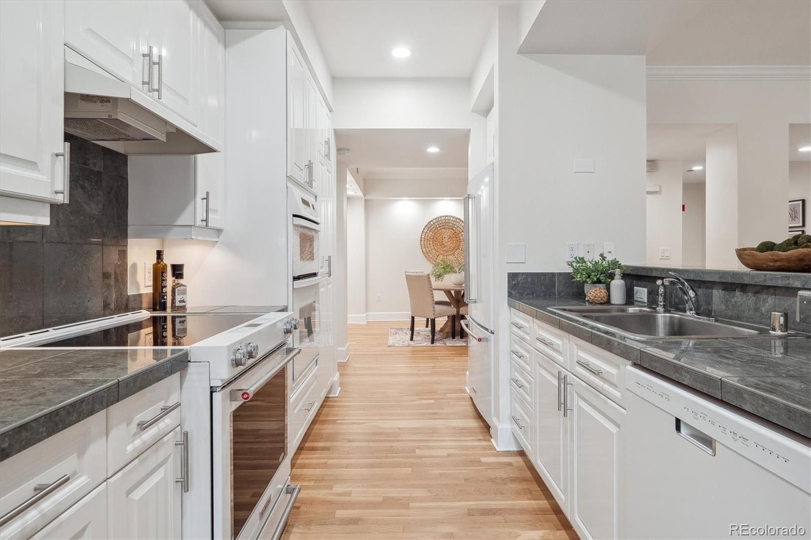 MLS Image #4 for 300  hudson street,denver, Colorado