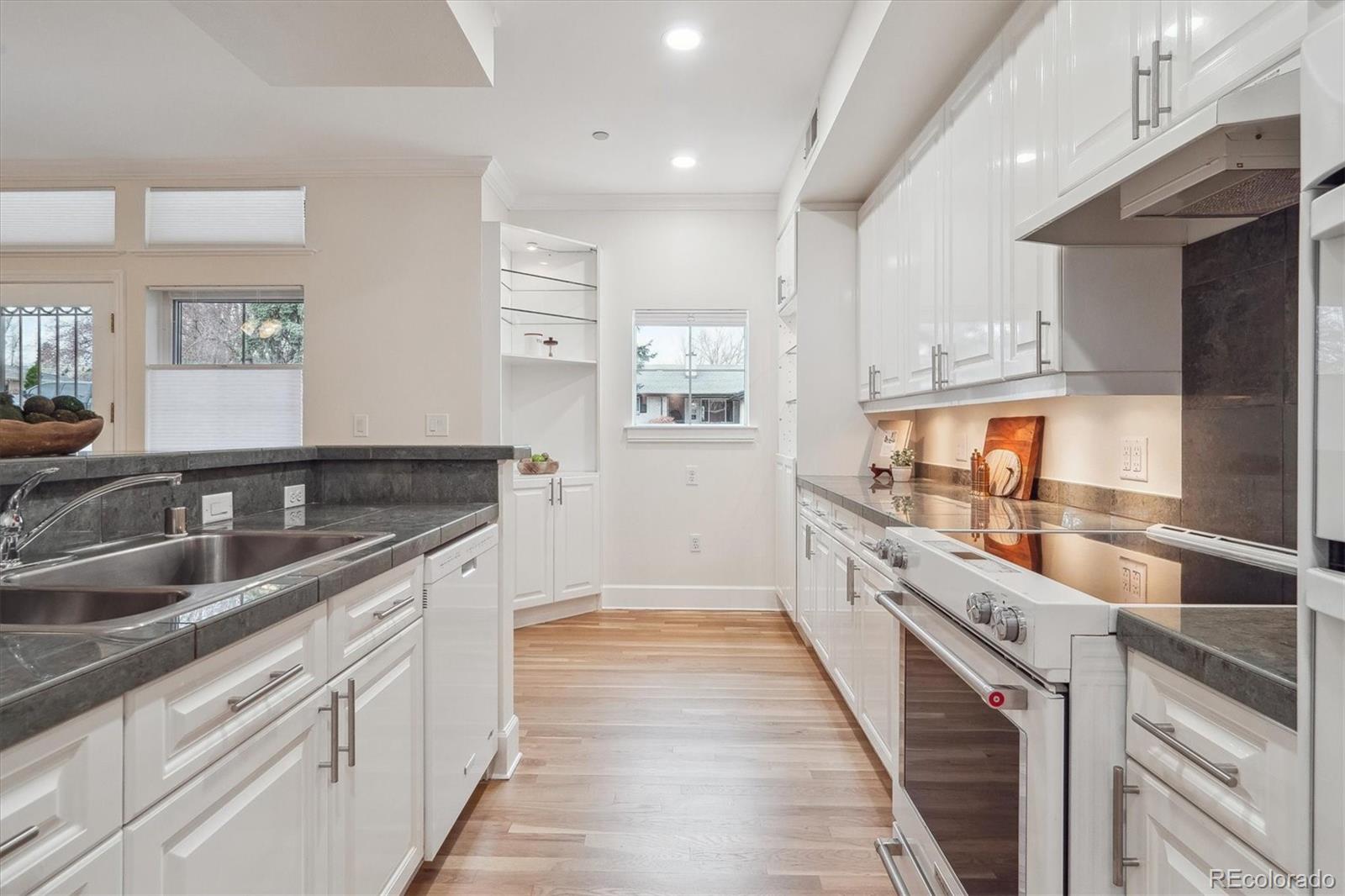 MLS Image #6 for 300  hudson street,denver, Colorado