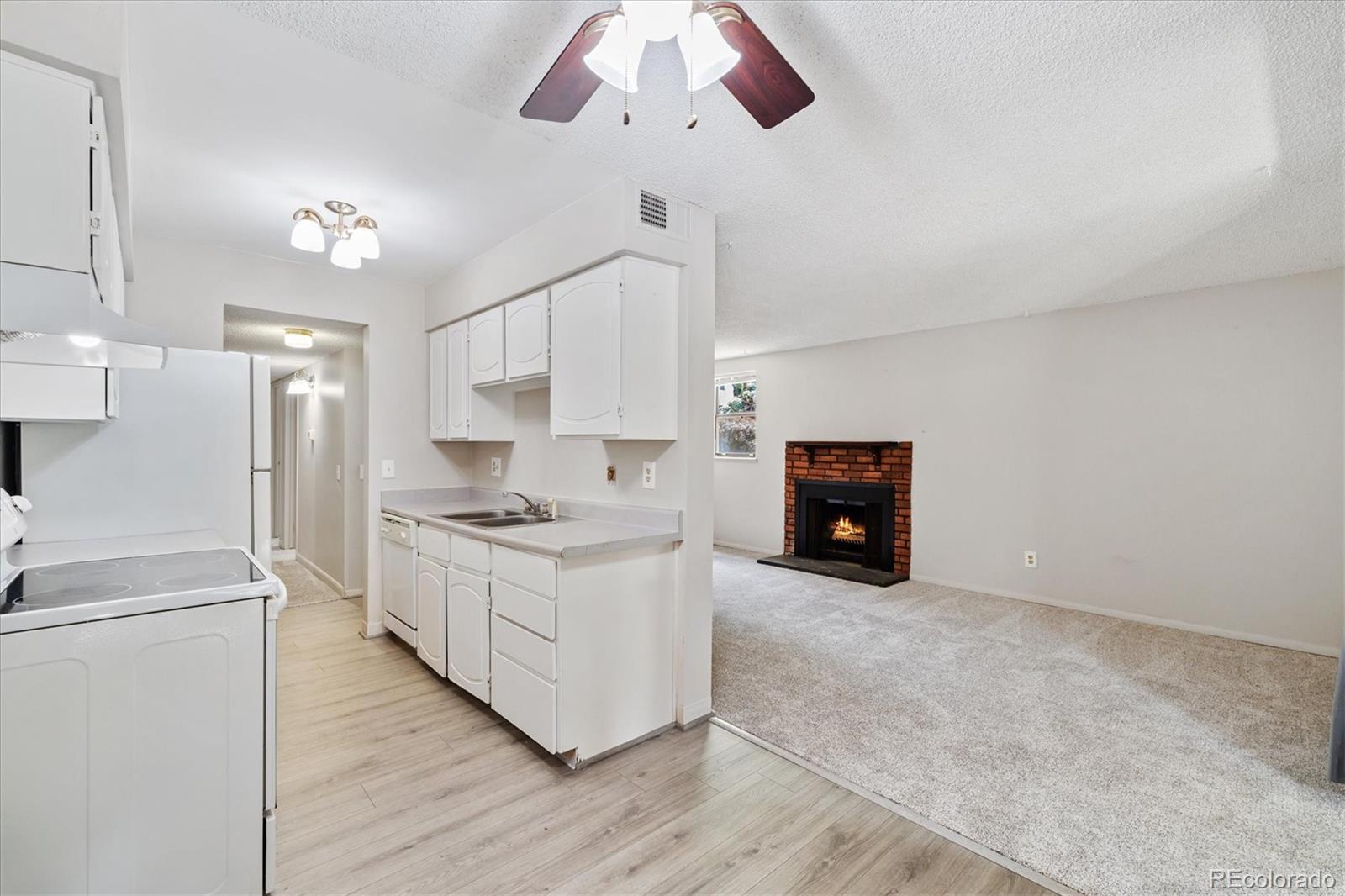 MLS Image #28 for 15202 e hampden circle,aurora, Colorado