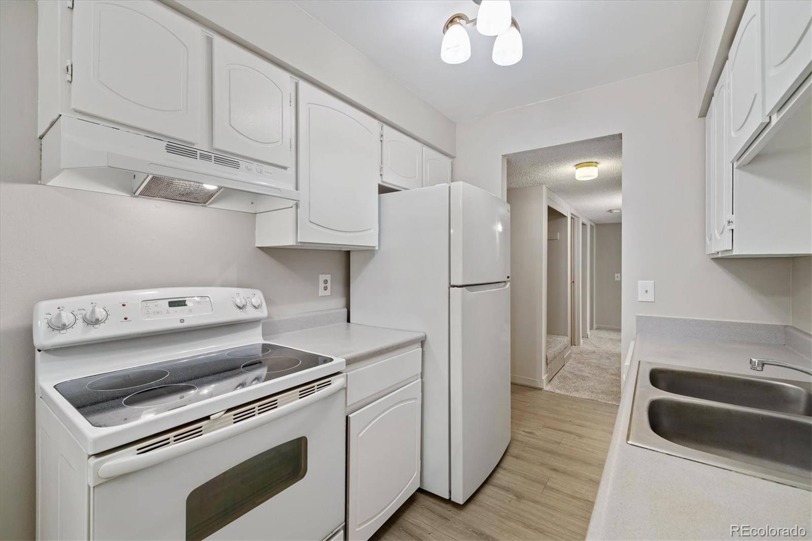 MLS Image #4 for 15202 e hampden circle,aurora, Colorado