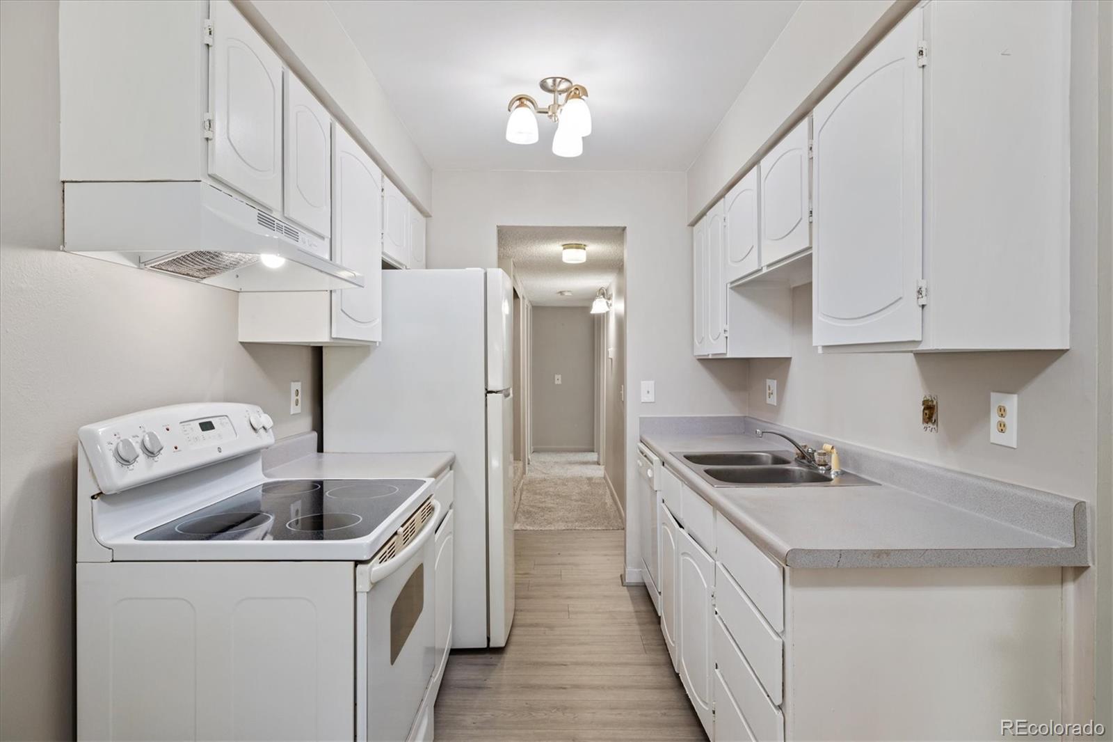 MLS Image #5 for 15202 e hampden circle,aurora, Colorado
