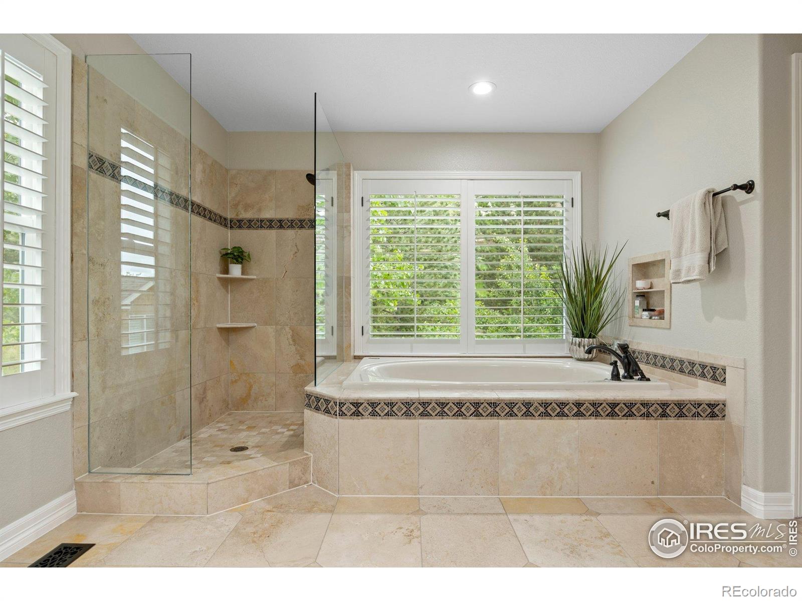 MLS Image #13 for 19061  eagle ridge drive,golden, Colorado