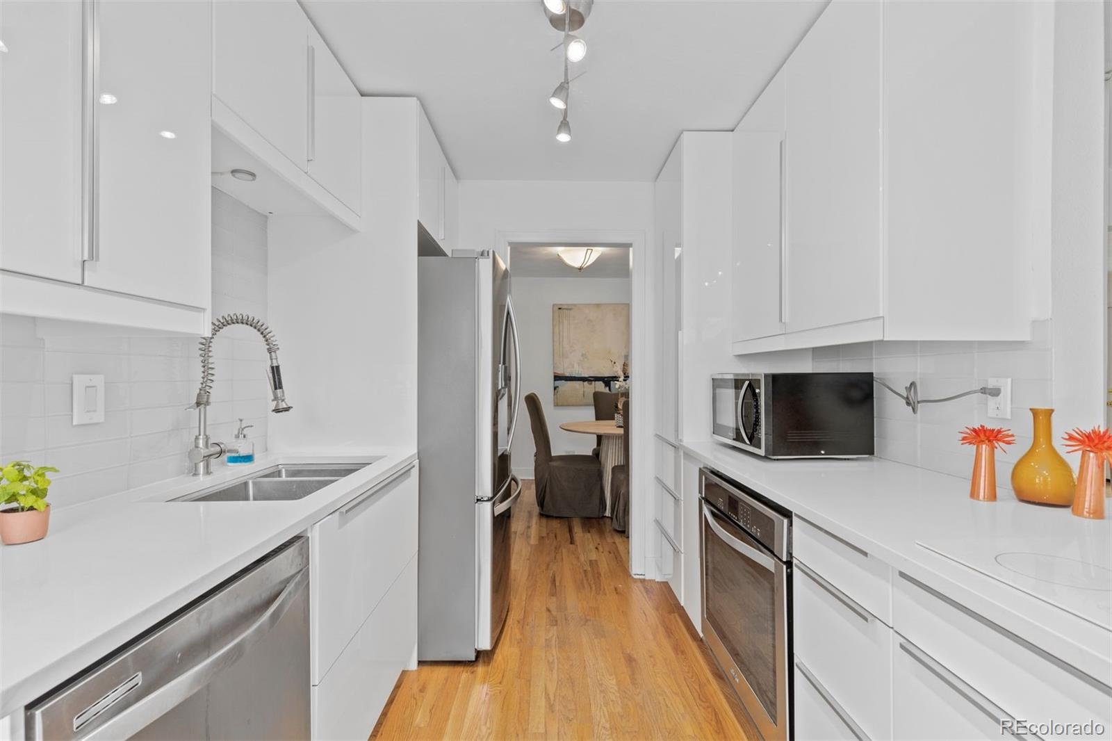 MLS Image #18 for 3209 e yale way,denver, Colorado
