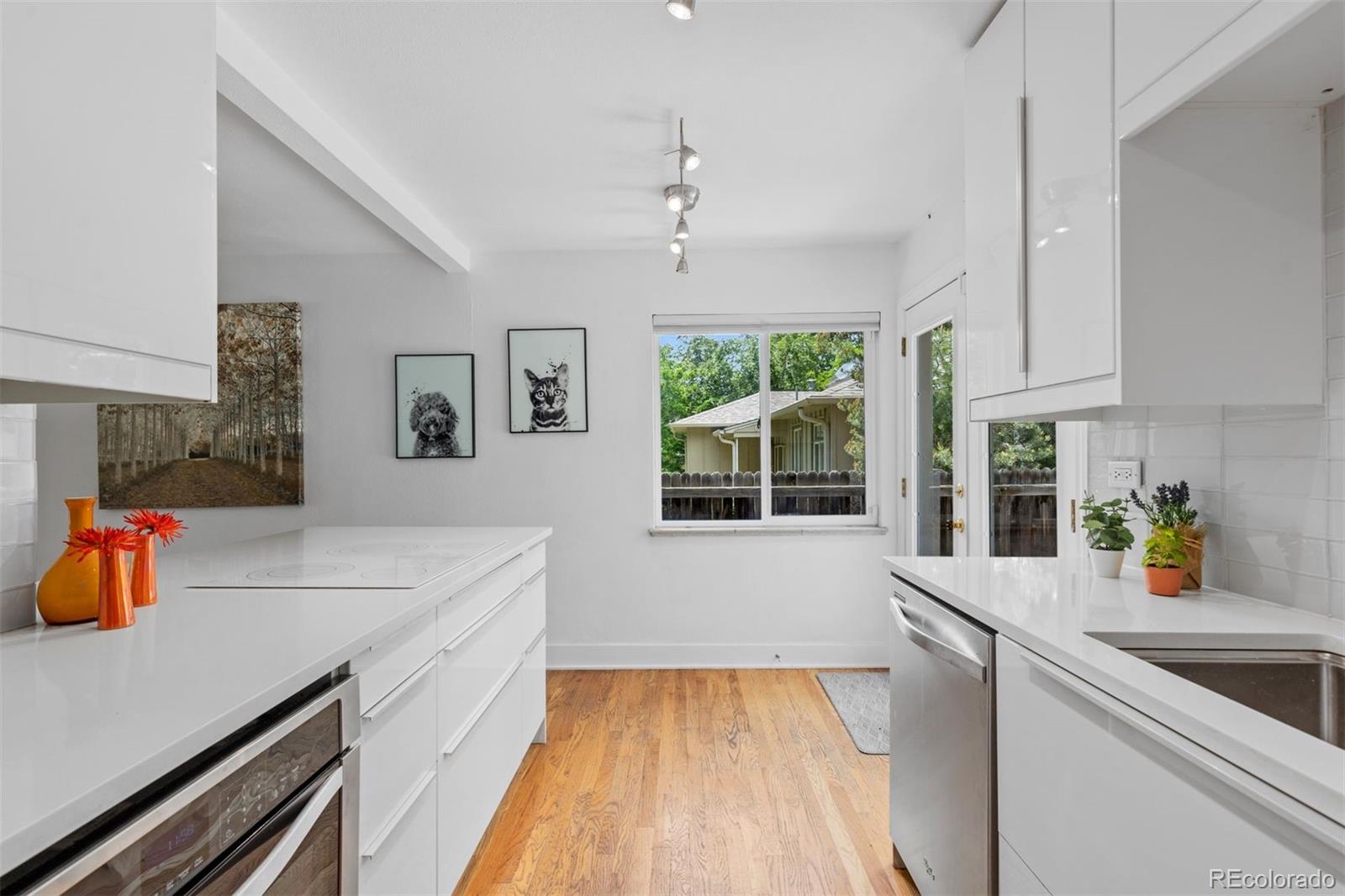 MLS Image #19 for 3209 e yale way,denver, Colorado