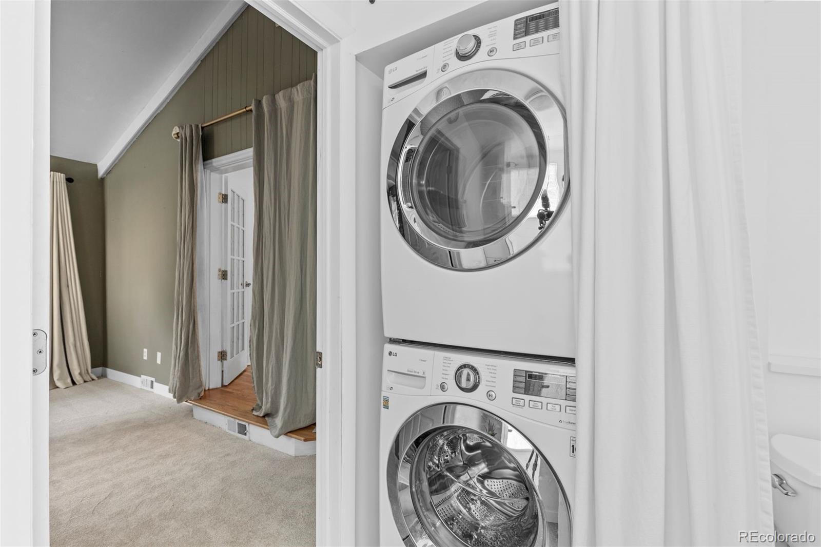 MLS Image #27 for 3209 e yale way,denver, Colorado