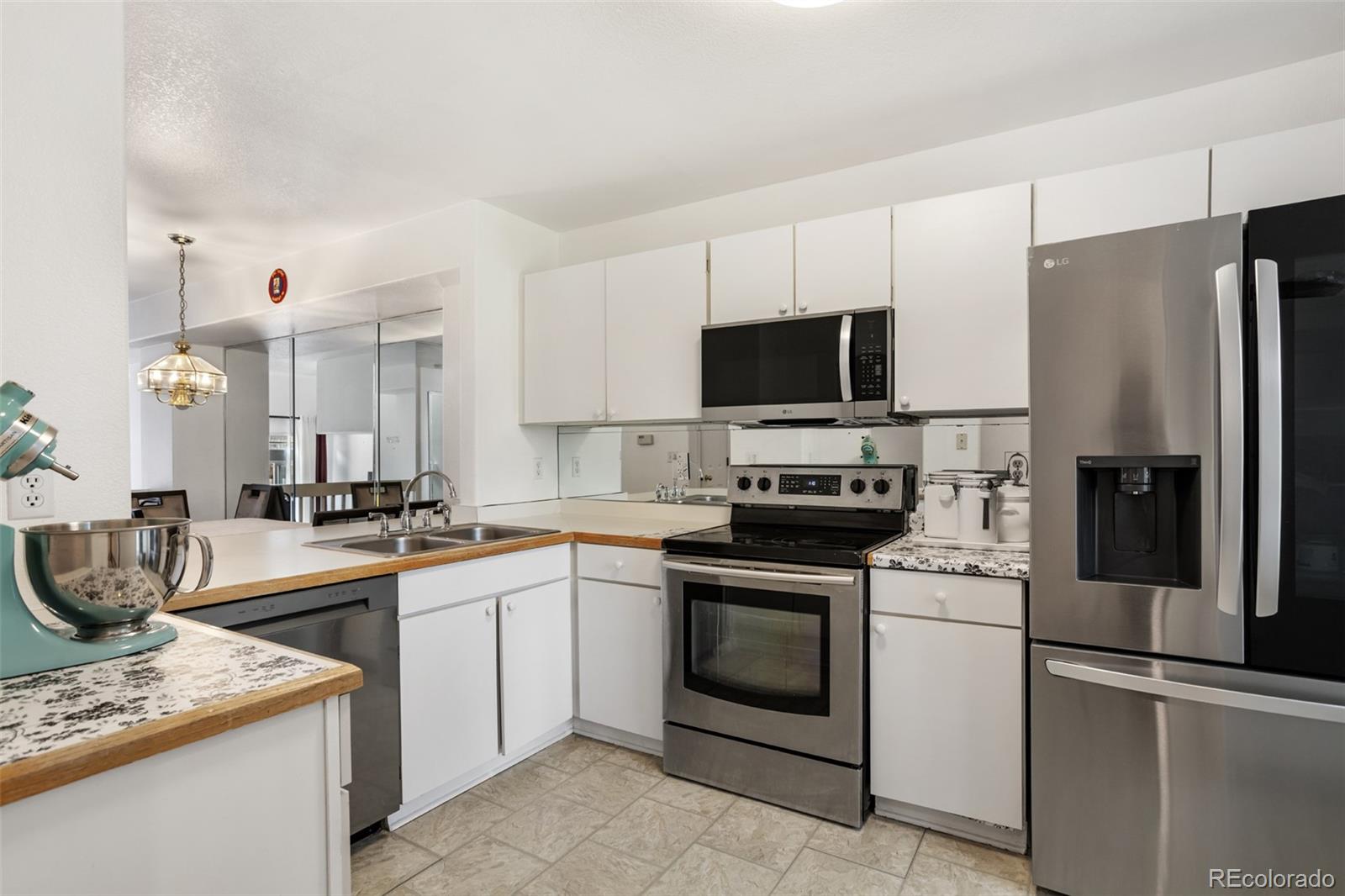 MLS Image #4 for 1885 s quebec way,denver, Colorado