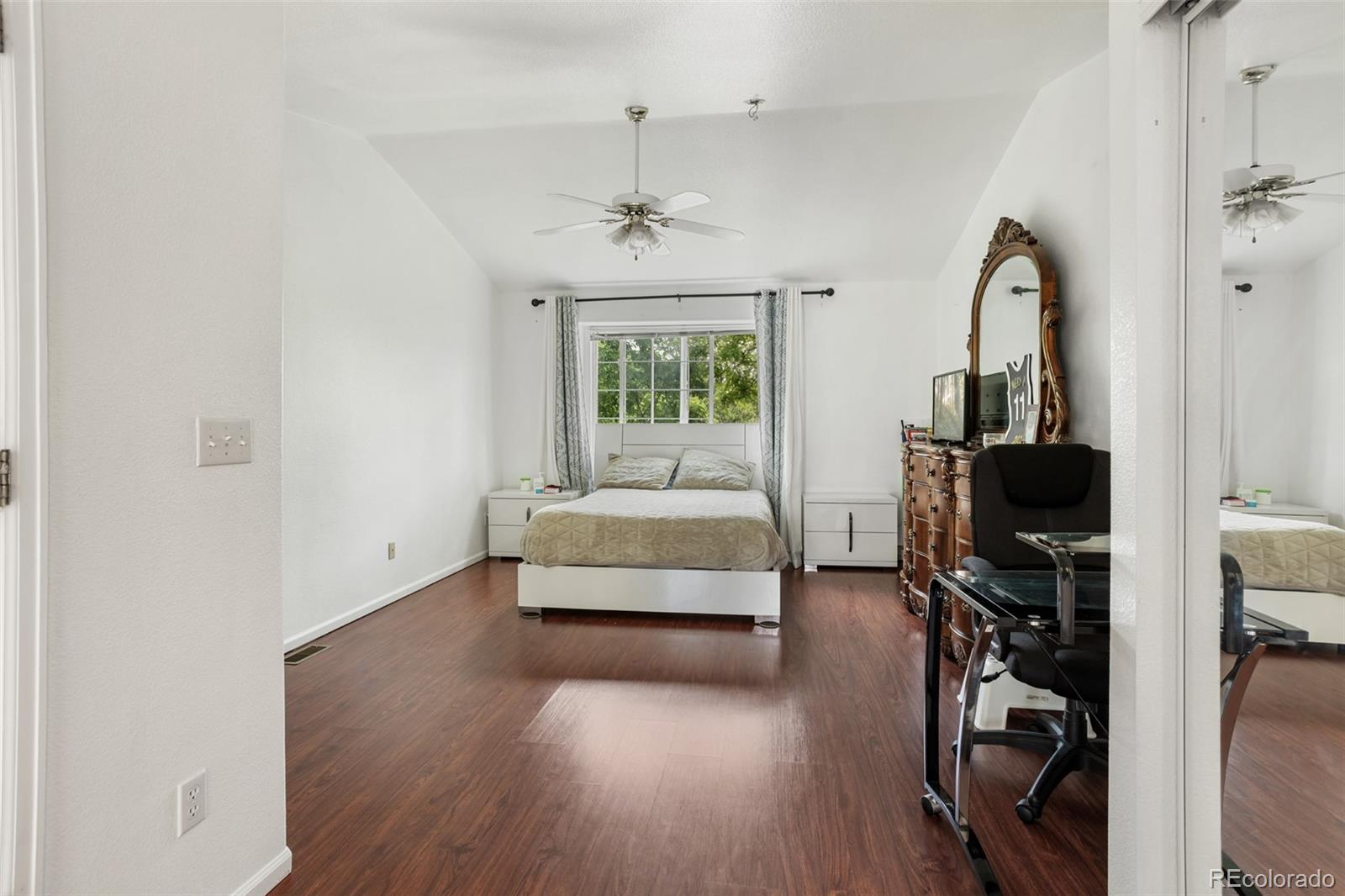 MLS Image #8 for 1885 s quebec way,denver, Colorado