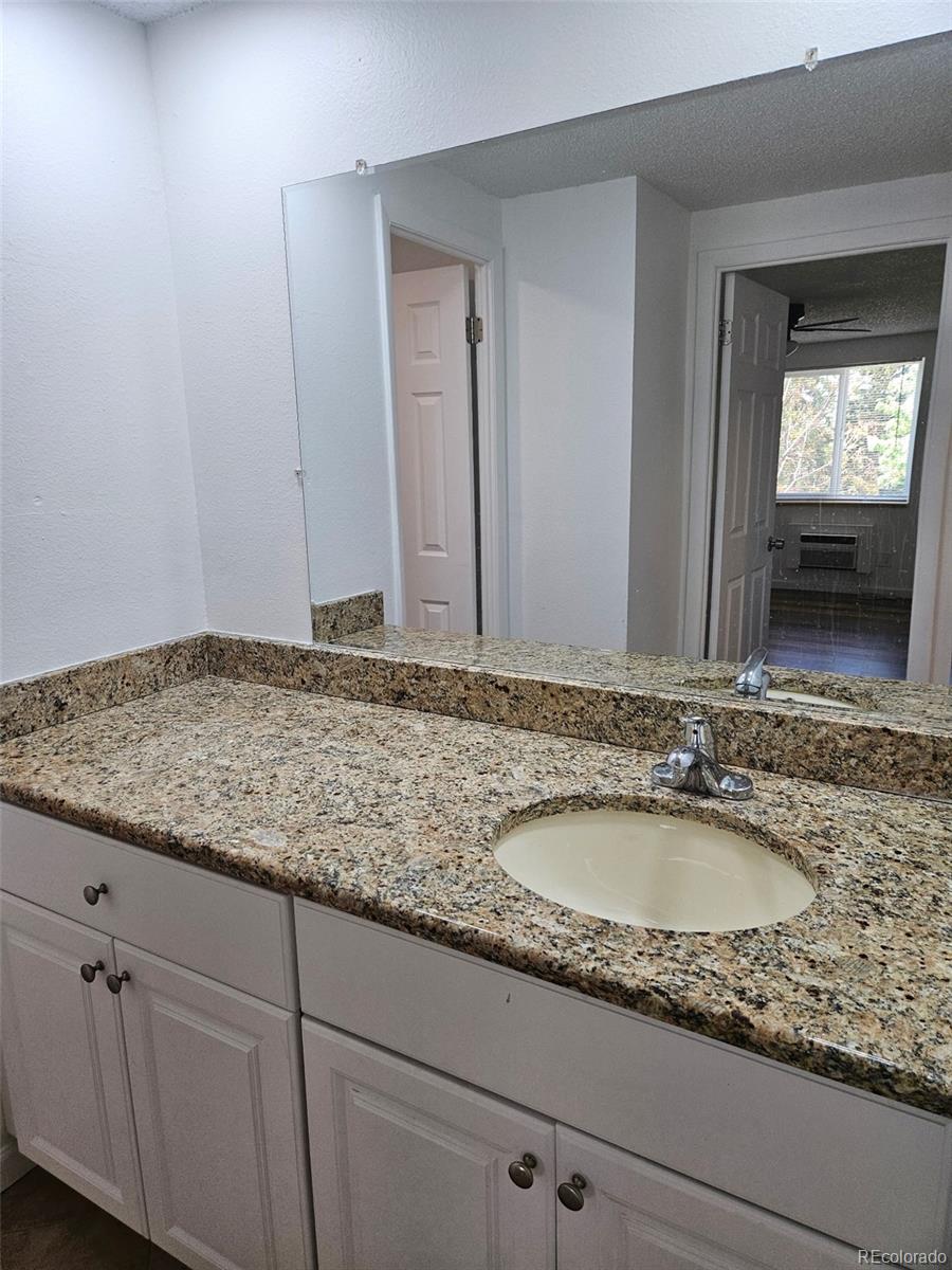MLS Image #17 for 1304 s parker road,denver, Colorado