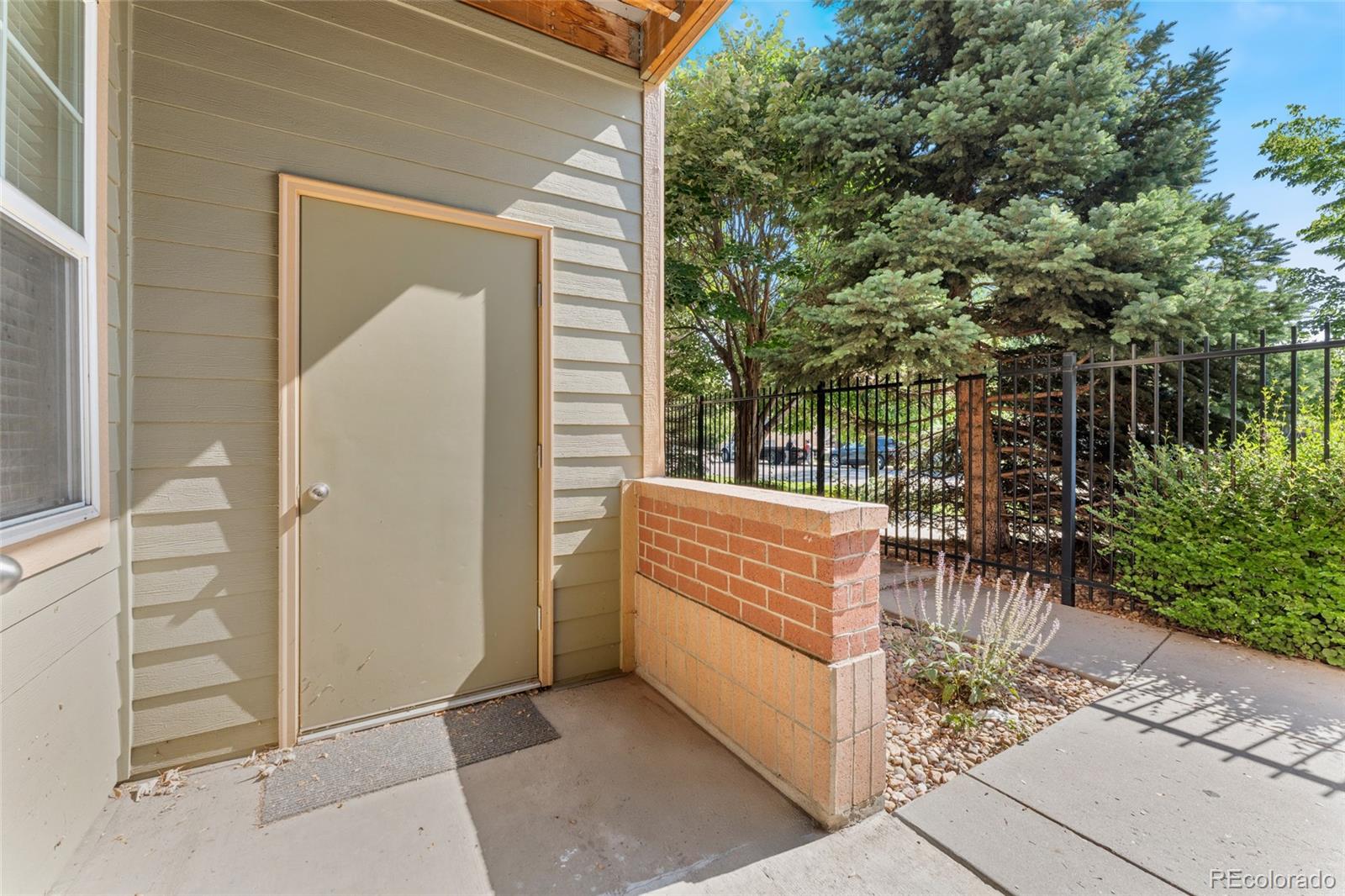 MLS Image #27 for 9637 e 5th avenue,denver, Colorado