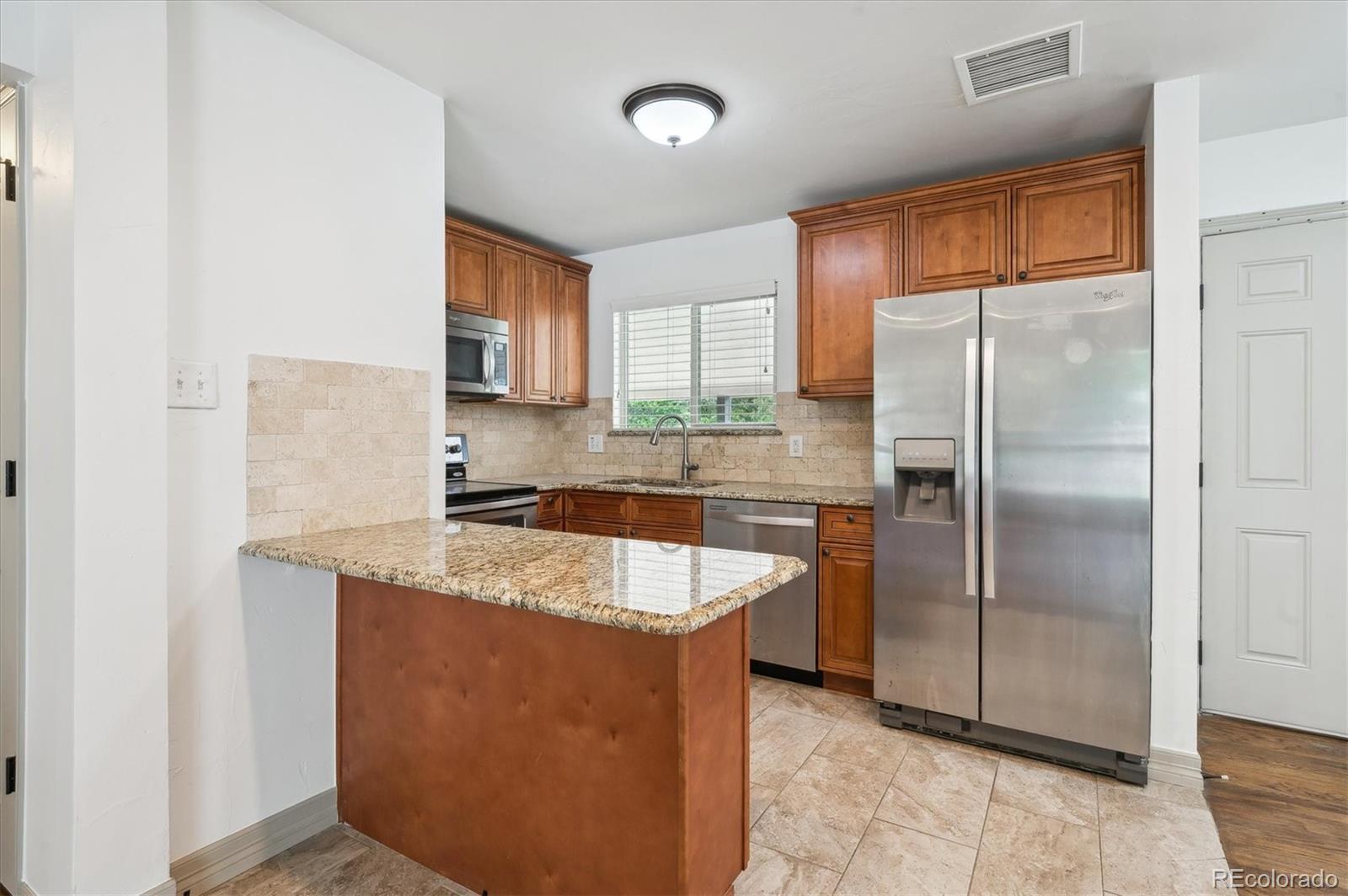 MLS Image #13 for 1420 s leyden street,denver, Colorado