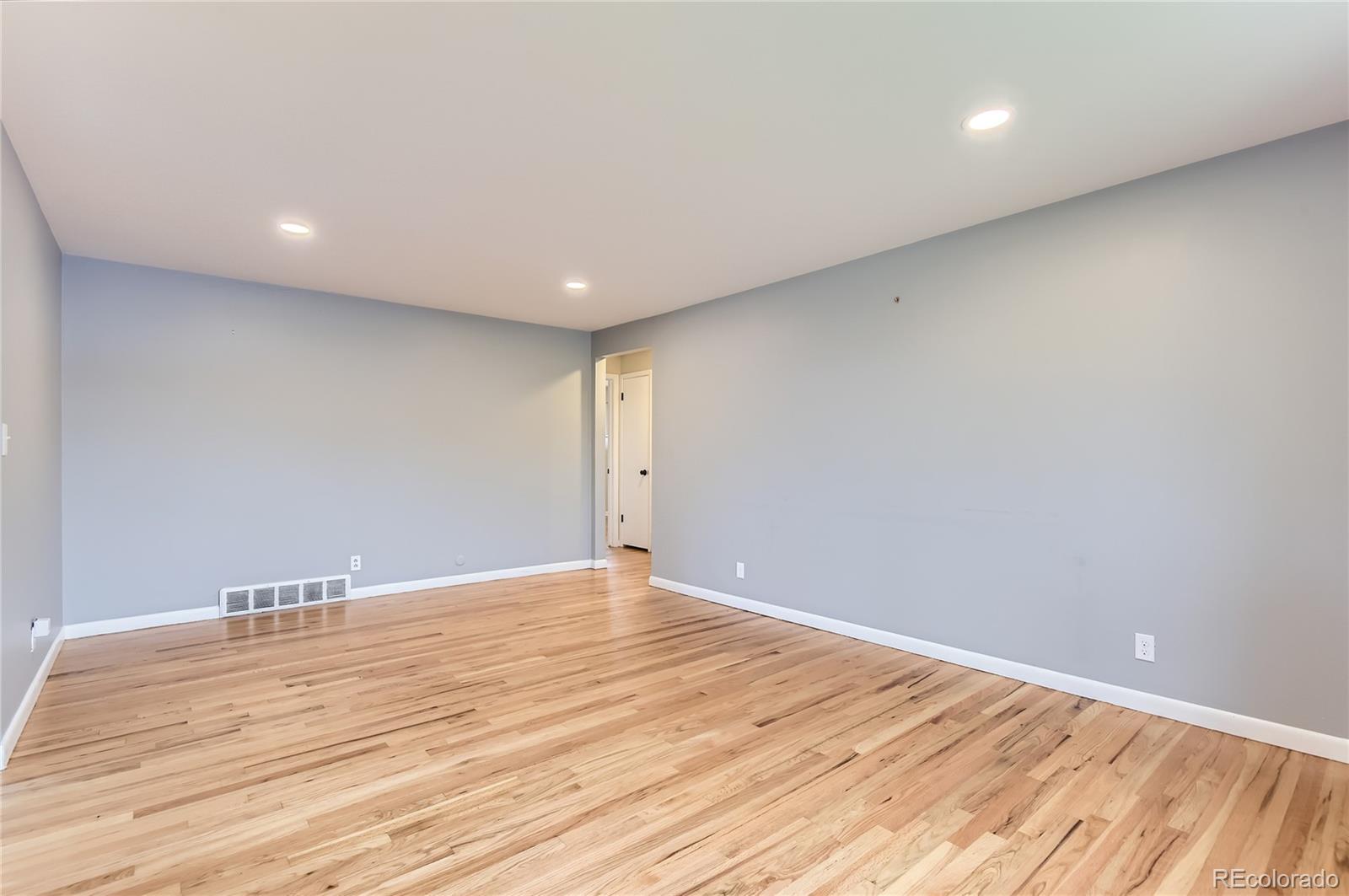MLS Image #3 for 925  wolff street,denver, Colorado