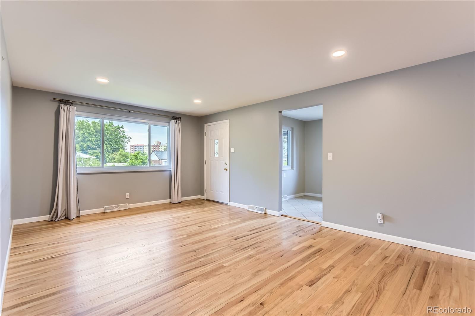 MLS Image #4 for 925  wolff street,denver, Colorado