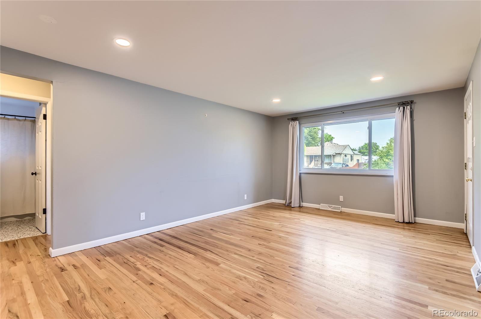 MLS Image #5 for 925  wolff street,denver, Colorado