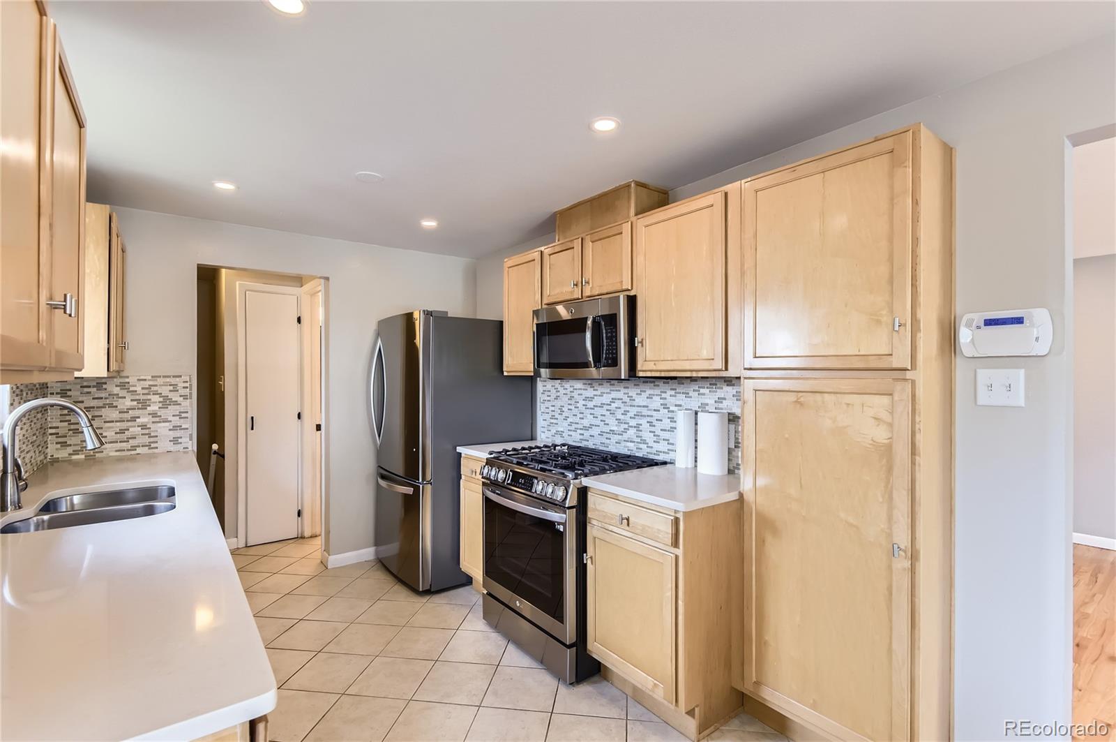 MLS Image #7 for 925  wolff street,denver, Colorado