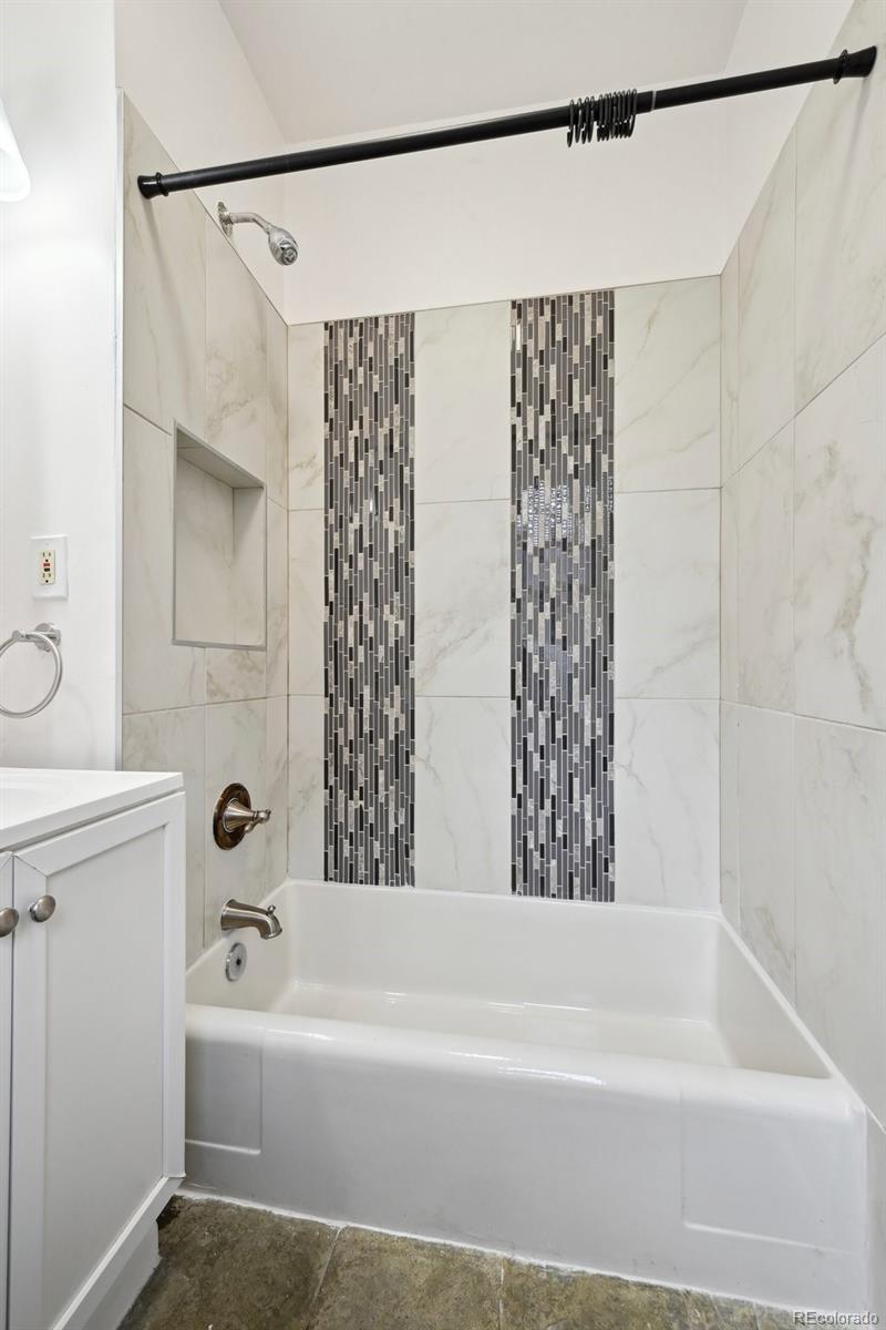 MLS Image #16 for 253 n lincoln street,denver, Colorado