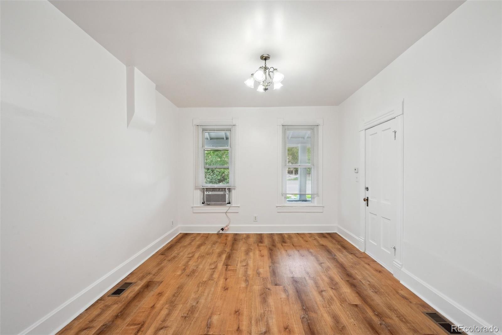 MLS Image #3 for 253 n lincoln street,denver, Colorado