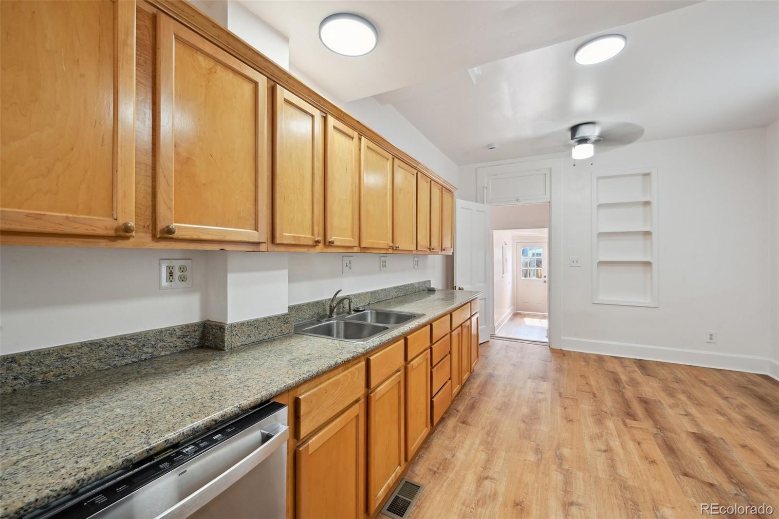 MLS Image #7 for 253 n lincoln street,denver, Colorado