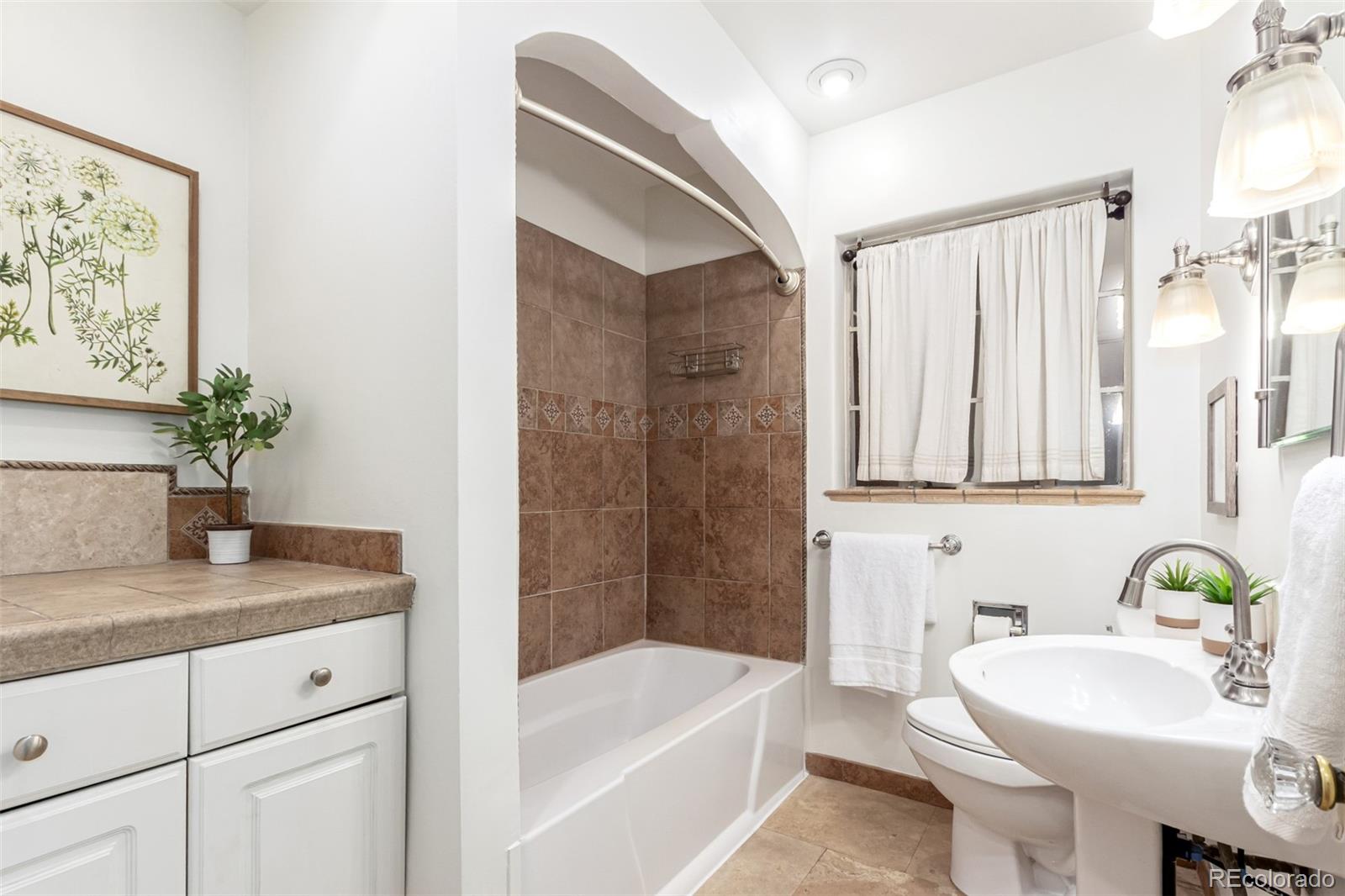 MLS Image #12 for 2745 n saint paul street,denver, Colorado