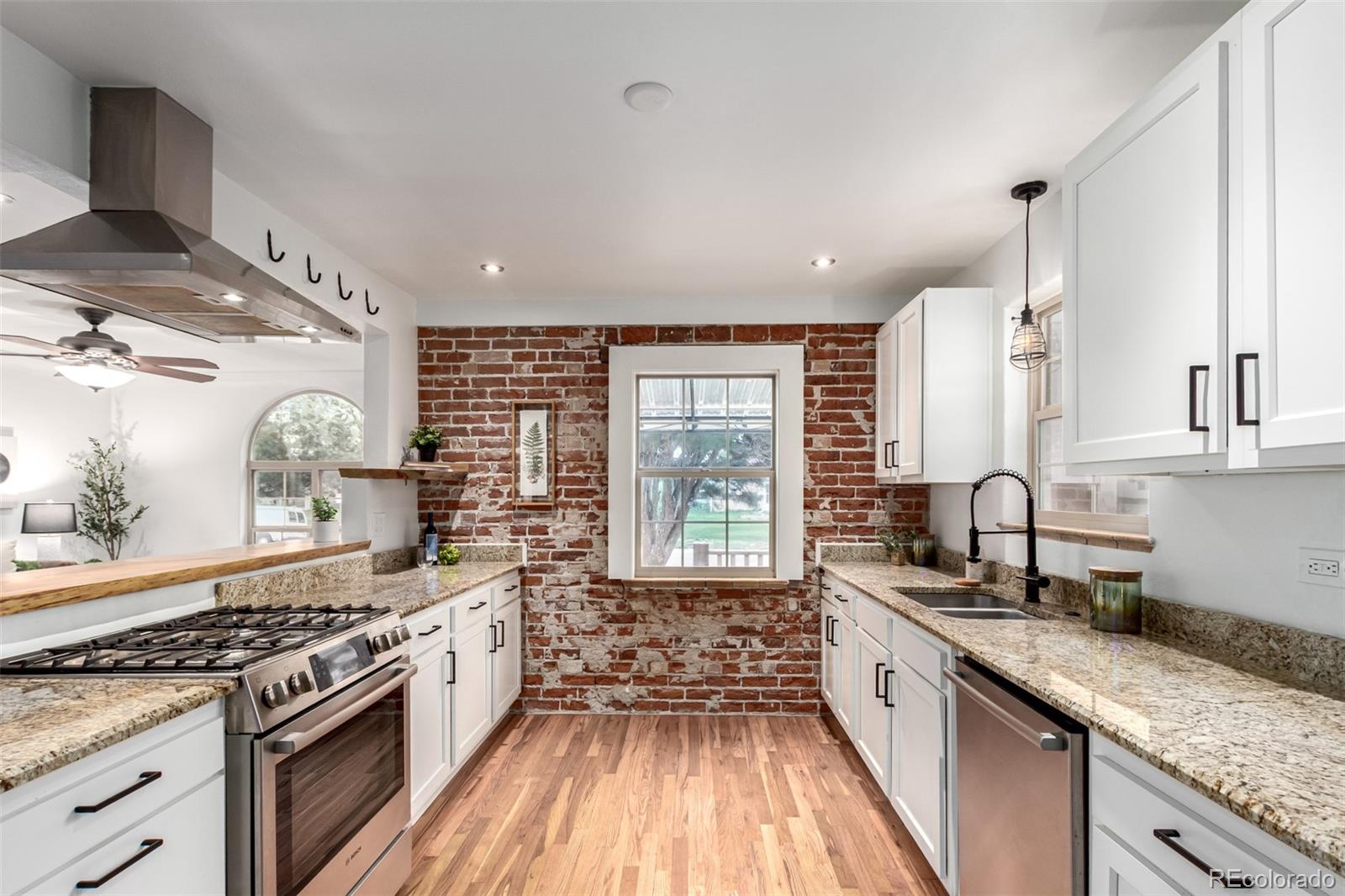 MLS Image #9 for 2745 n saint paul street,denver, Colorado