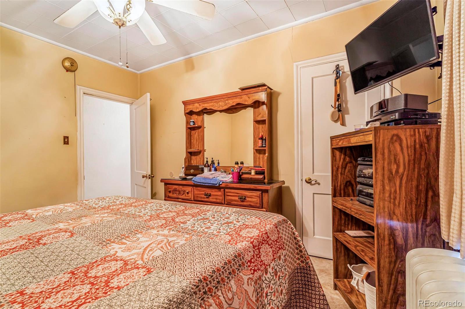 MLS Image #9 for 2421 n york street,denver, Colorado
