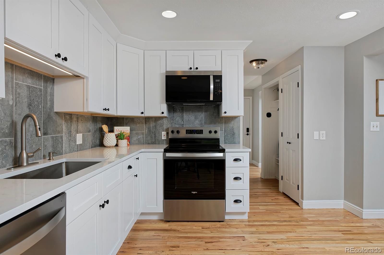 MLS Image #16 for 236 w sycamore lane,louisville, Colorado