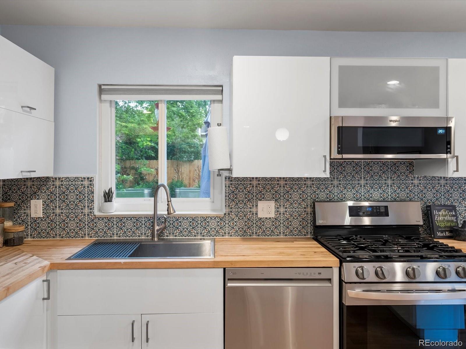 MLS Image #11 for 10109 w 68th avenue,arvada, Colorado