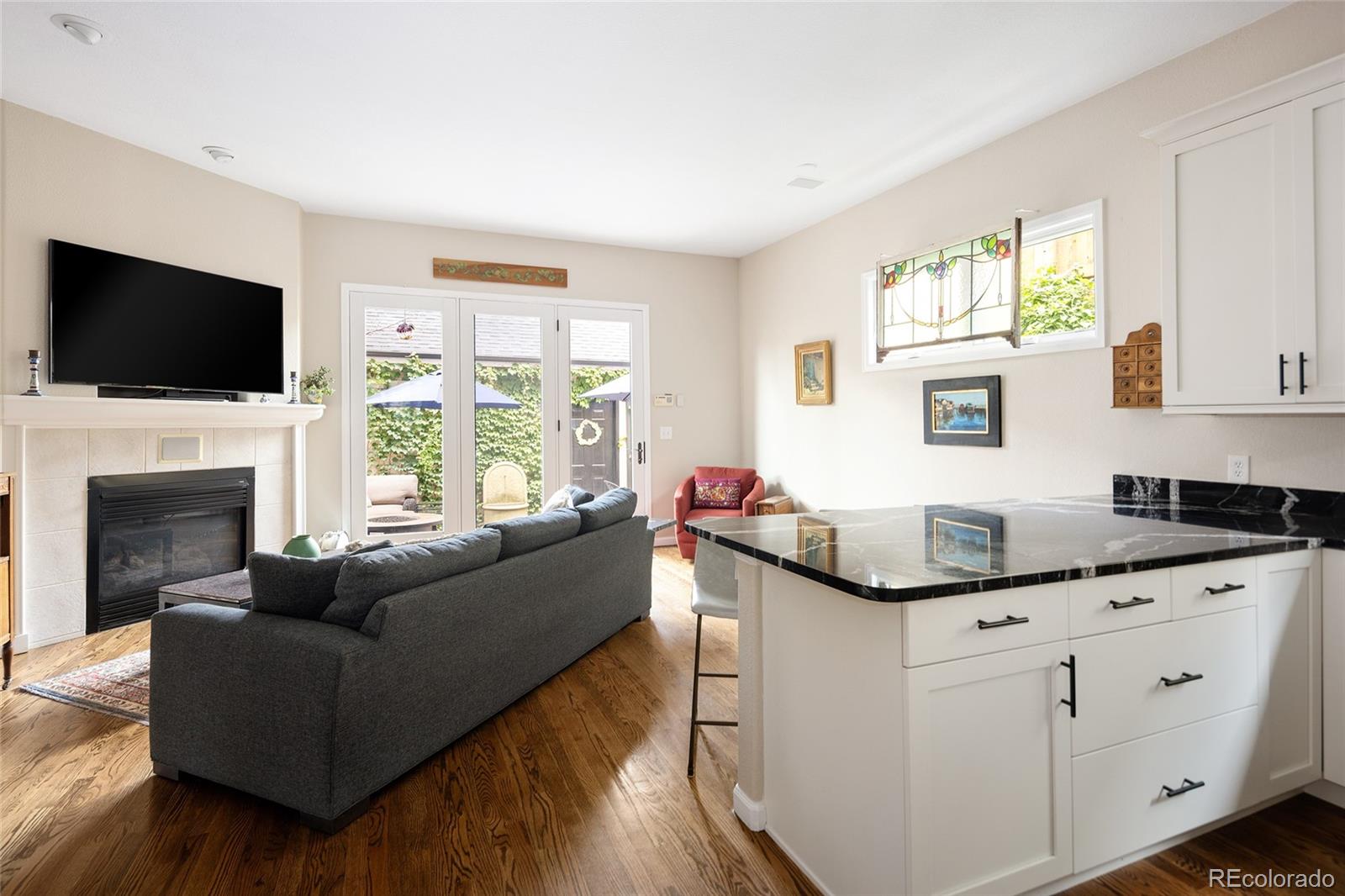 MLS Image #5 for 355  steele street,denver, Colorado