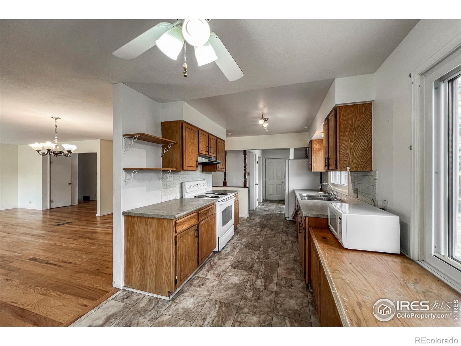 MLS Image #11 for 12891  columbine drive,longmont, Colorado